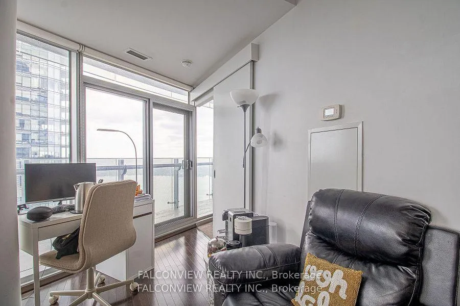 Photo 18 of Unit 4902, 12 York Street, Toronto, Waterfront Communities — HOMEH