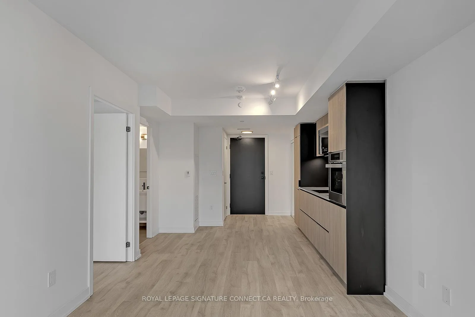 Photo 13 of Unit 504, 2 Augusta Avenue, Toronto, Waterfront Communities — HOMEH