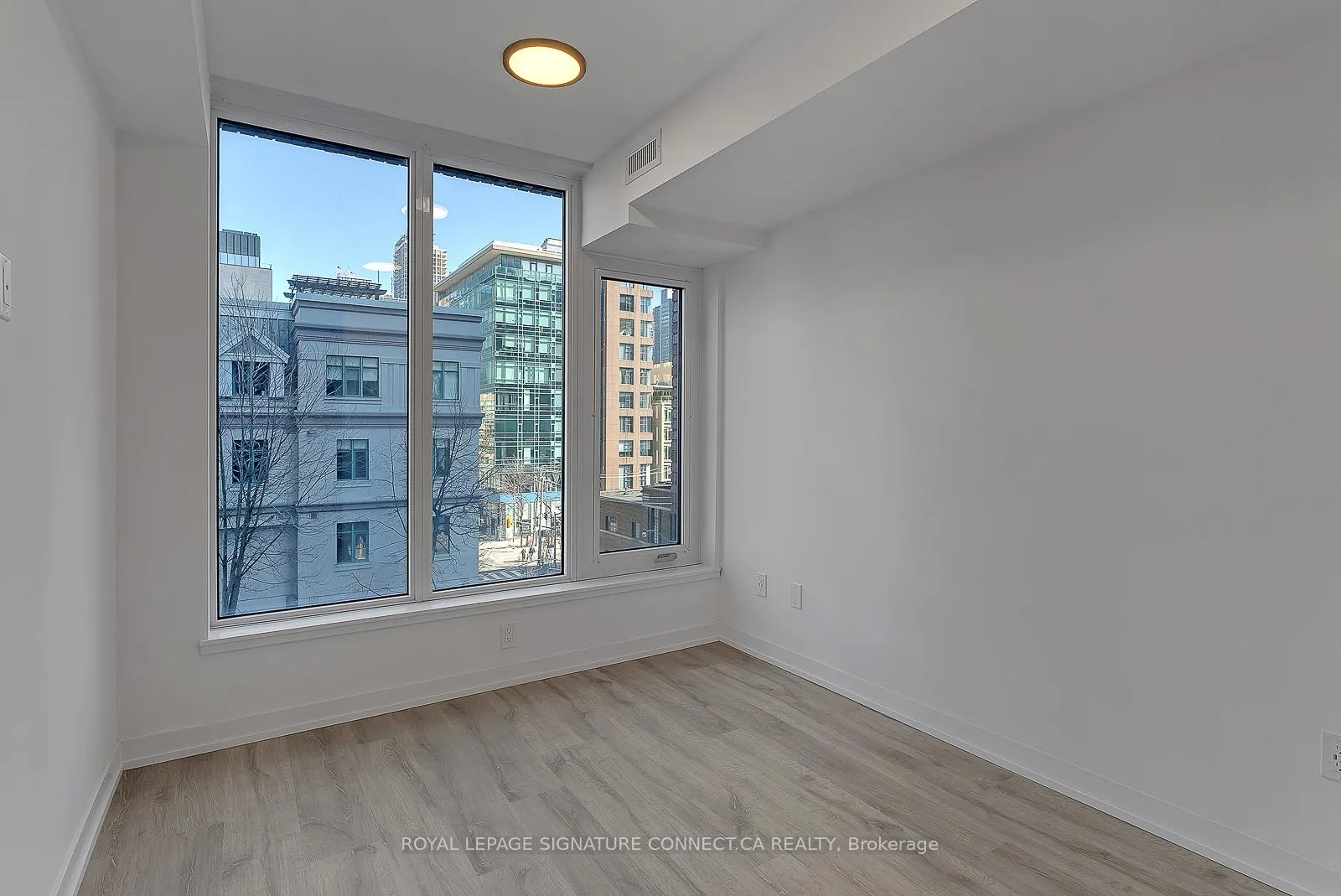 Photo 15 of Unit 504, 2 Augusta Avenue, Toronto, Waterfront Communities — HOMEH