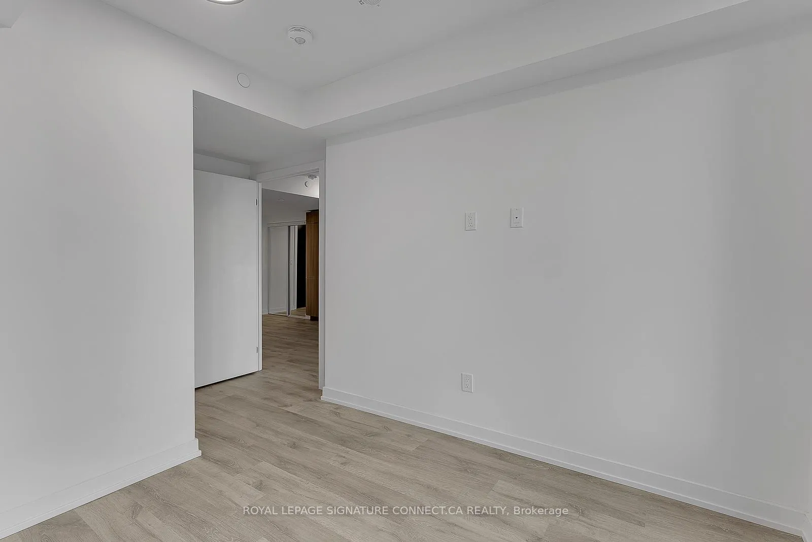 Photo 17 of Unit 504, 2 Augusta Avenue, Toronto, Waterfront Communities — HOMEH