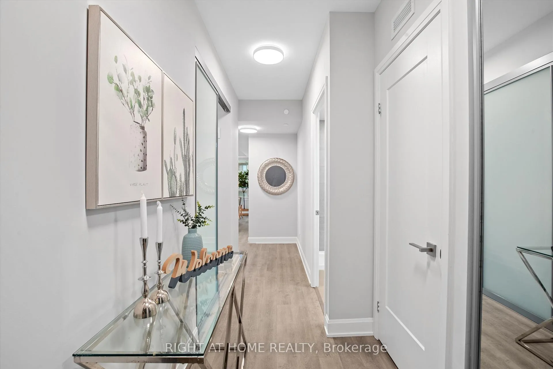 Photo 4 of Unit 1010, 38 Gandhi Lane, Markham, Commerce Valley — HOMEH