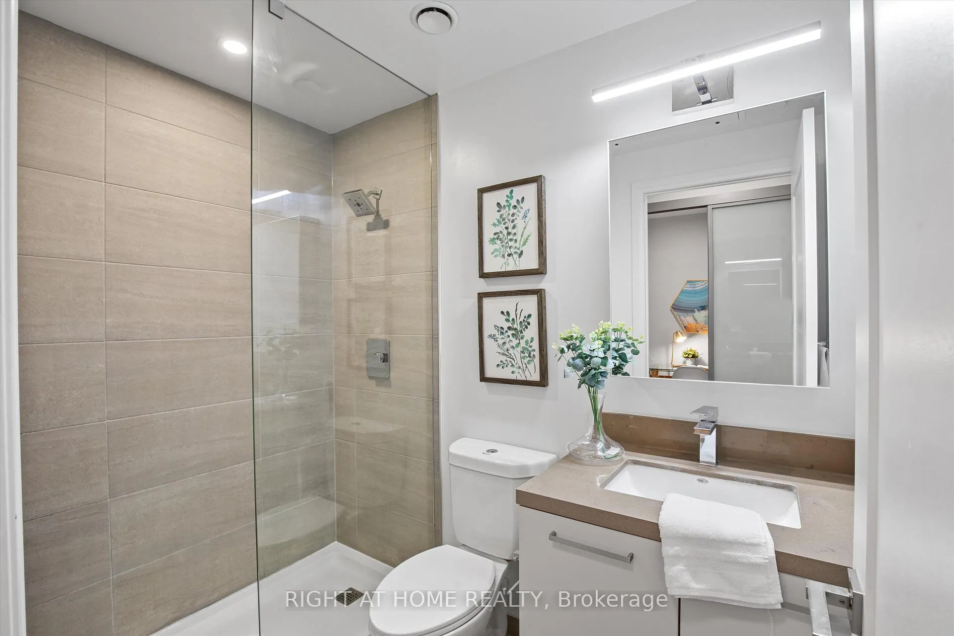 Photo 7 of Unit 1010, 38 Gandhi Lane, Markham, Commerce Valley — HOMEH