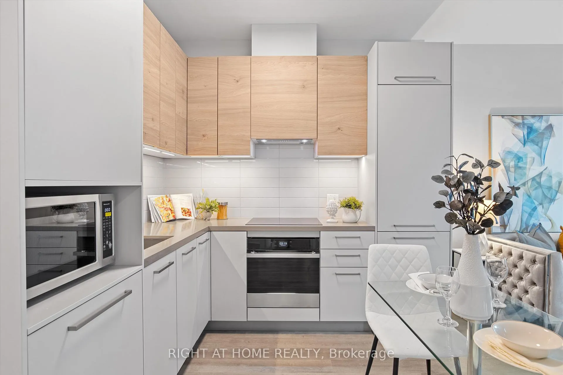 Photo 9 of Unit 1010, 38 Gandhi Lane, Markham, Commerce Valley — HOMEH