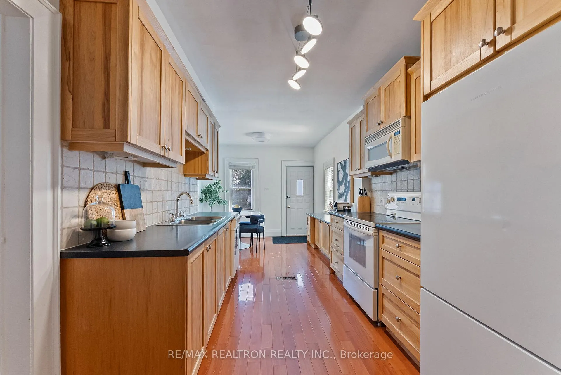 Photo 10 of 105 Springmount Avenue, Toronto, Corso Italia-Davenport — HOMEH