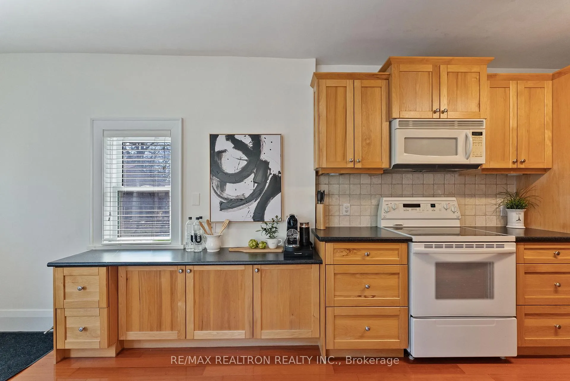 Photo 11 of 105 Springmount Avenue, Toronto, Corso Italia-Davenport — HOMEH