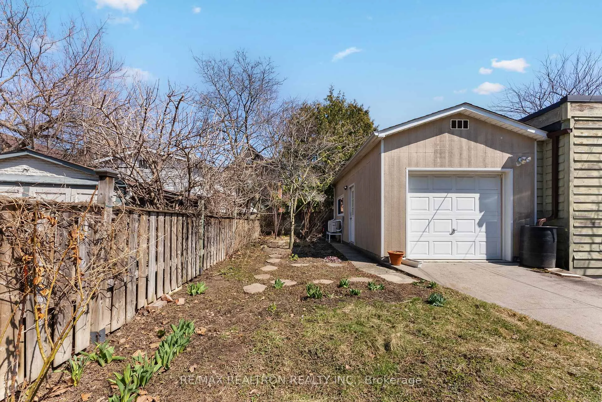 Photo 13 of 105 Springmount Avenue, Toronto, Corso Italia-Davenport — HOMEH