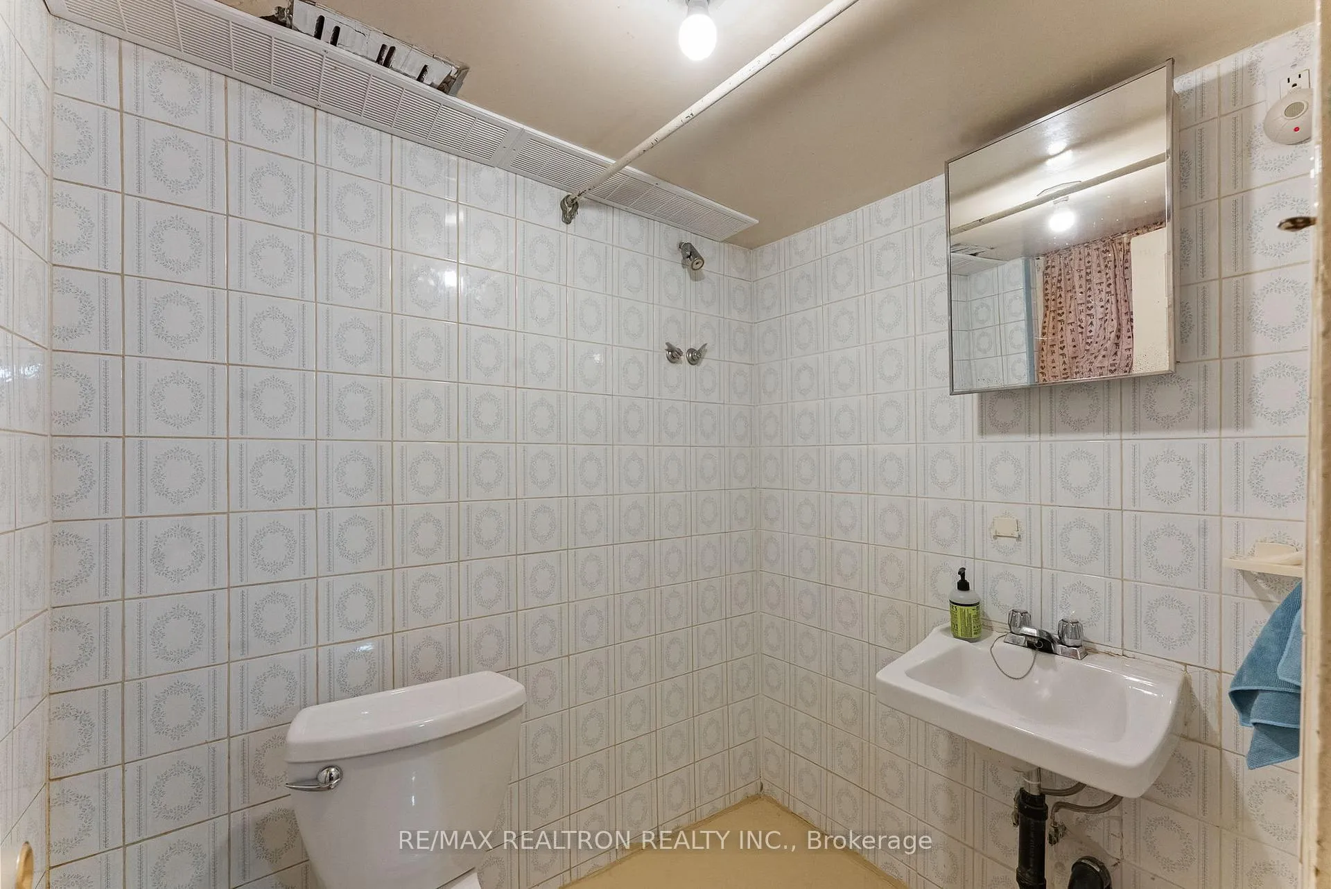 Photo 23 of 105 Springmount Avenue, Toronto, Corso Italia-Davenport — HOMEH
