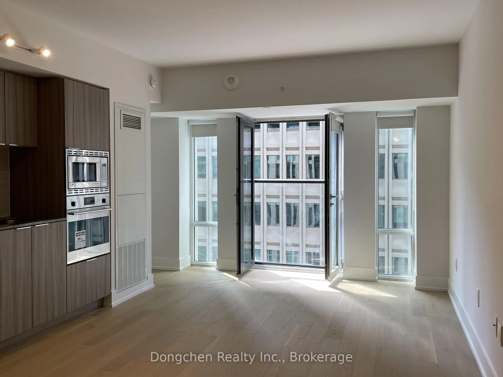 Photo 10 of Unit 417, 955 Bay Street, Toronto, Bay Street Corridor — HOMEH