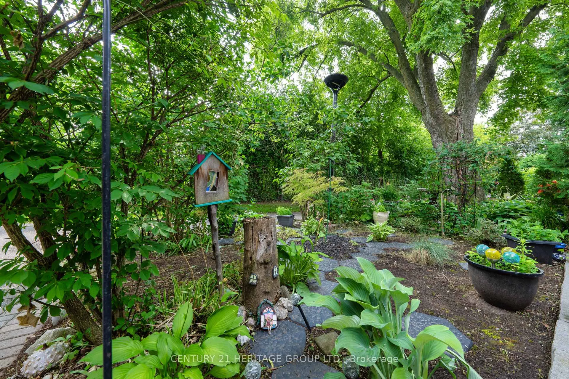 Photo 7 of 223 Milestone Crescent, Aurora, Aurora Village — HOMEH