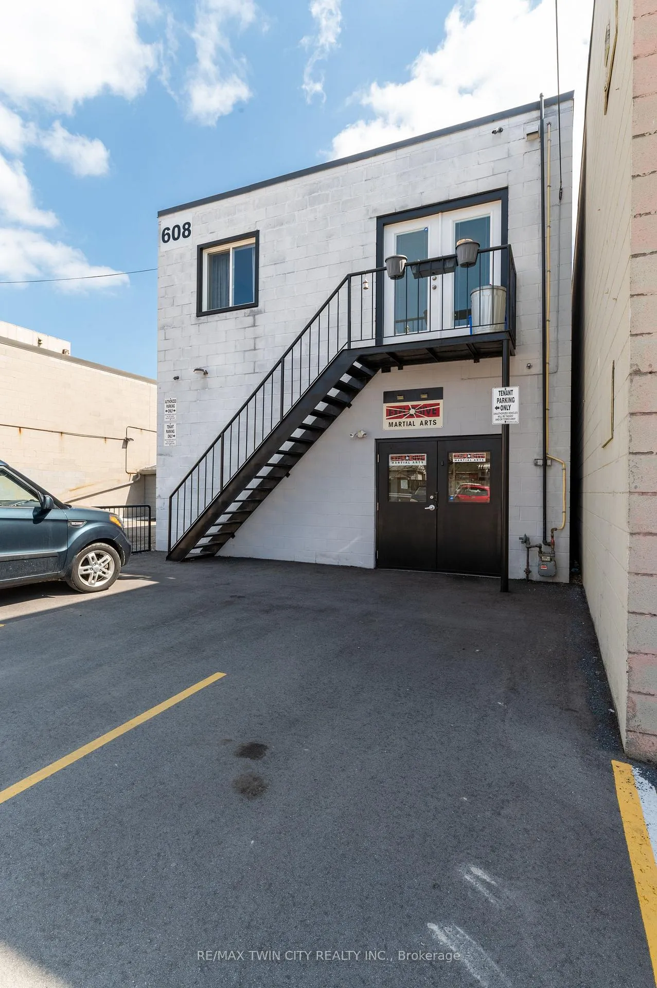Photo 7 of 608 Upper James Street, Hamilton, Southam — HOMEH