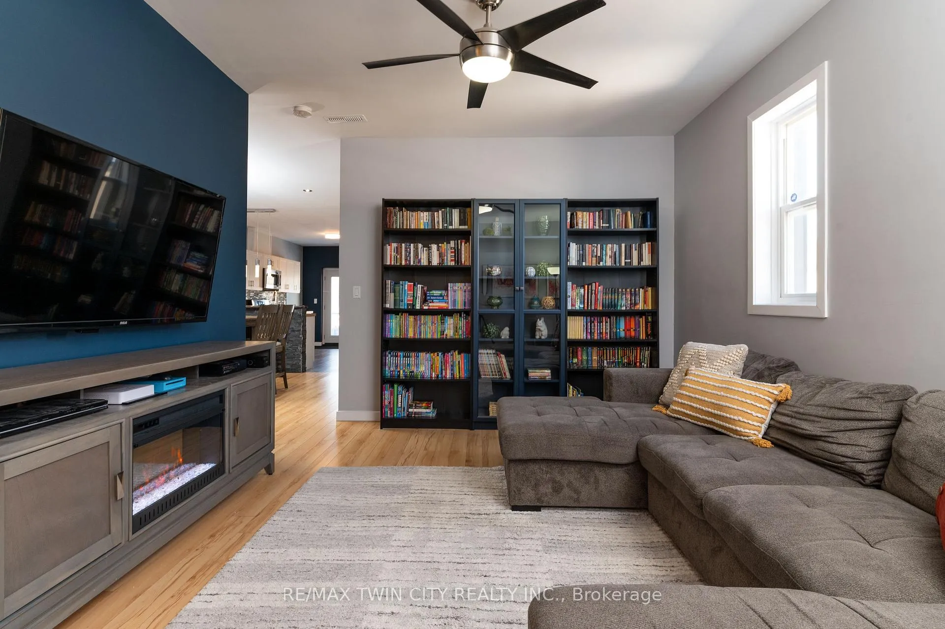 Photo 9 of 608 Upper James Street, Hamilton, Southam — HOMEH