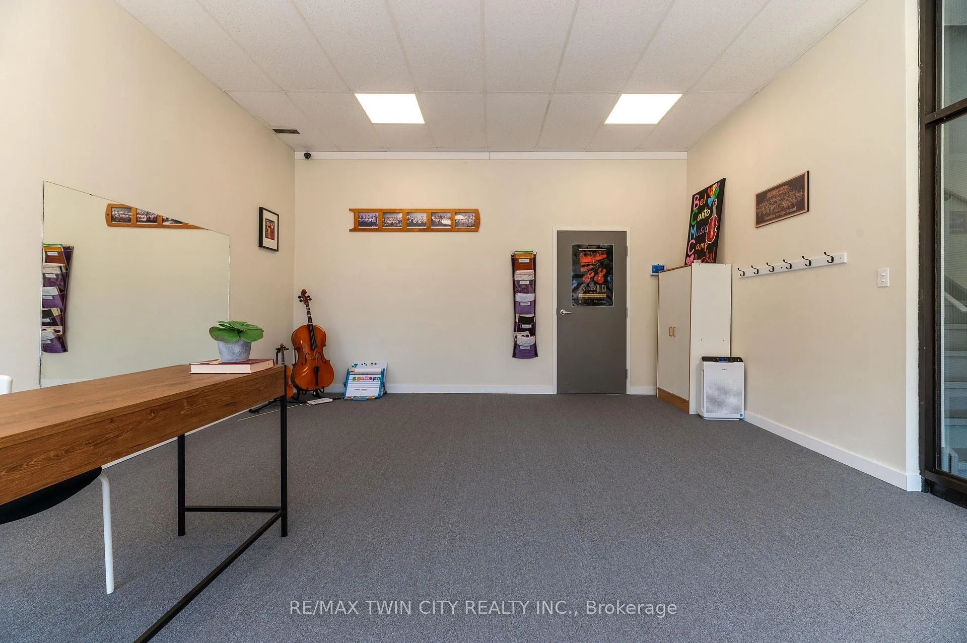 Photo 19 of 608 Upper James Street, Hamilton, Southam — HOMEH