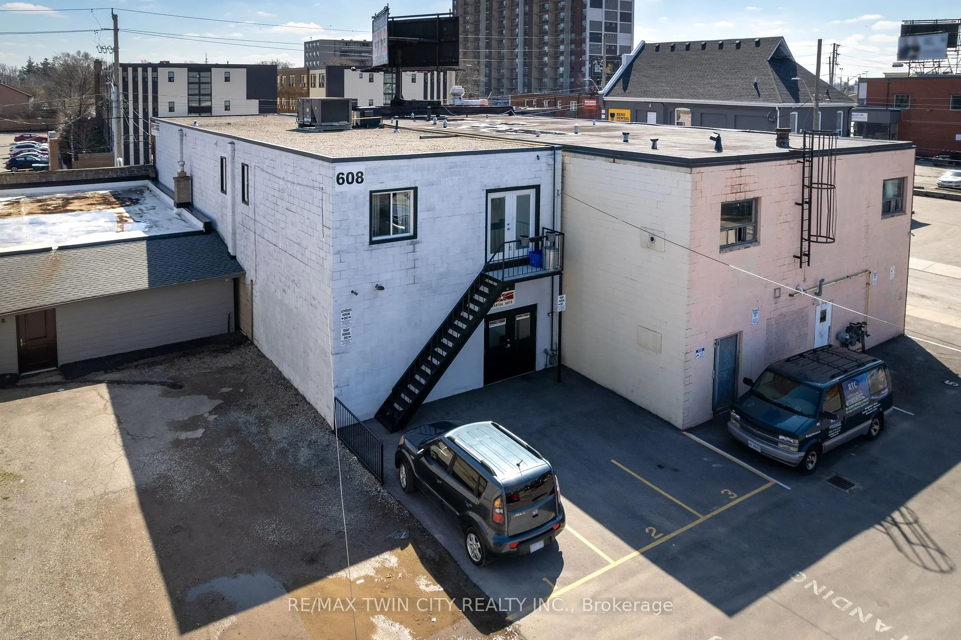 Photo 32 of 608 Upper James Street, Hamilton, Southam — HOMEH