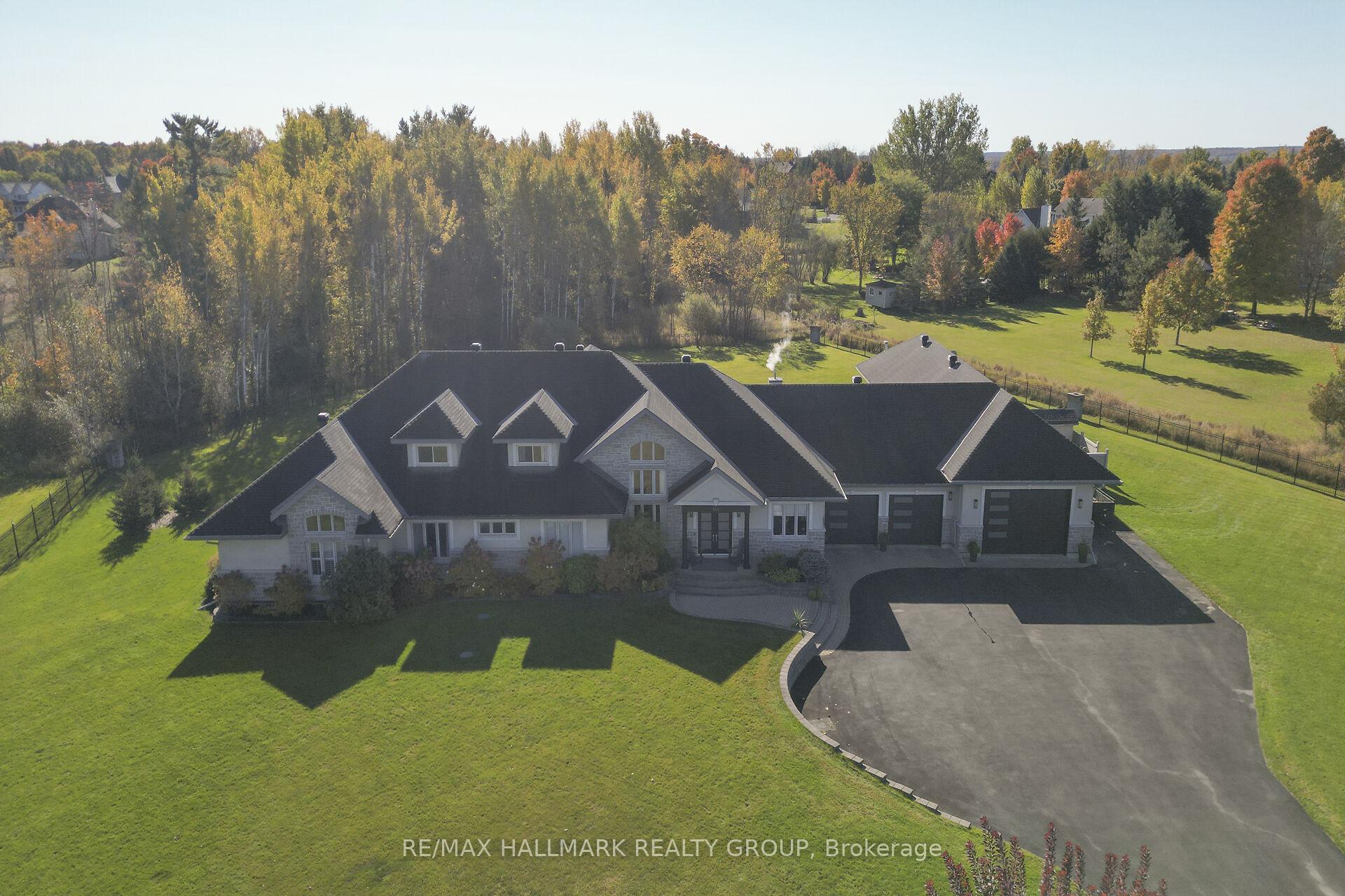 Front of 144 Kerry Hill Crescent