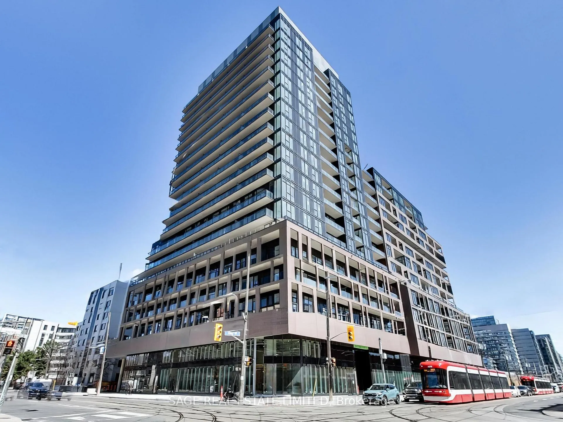 Front of Unit 1308, 285 Dufferin Street