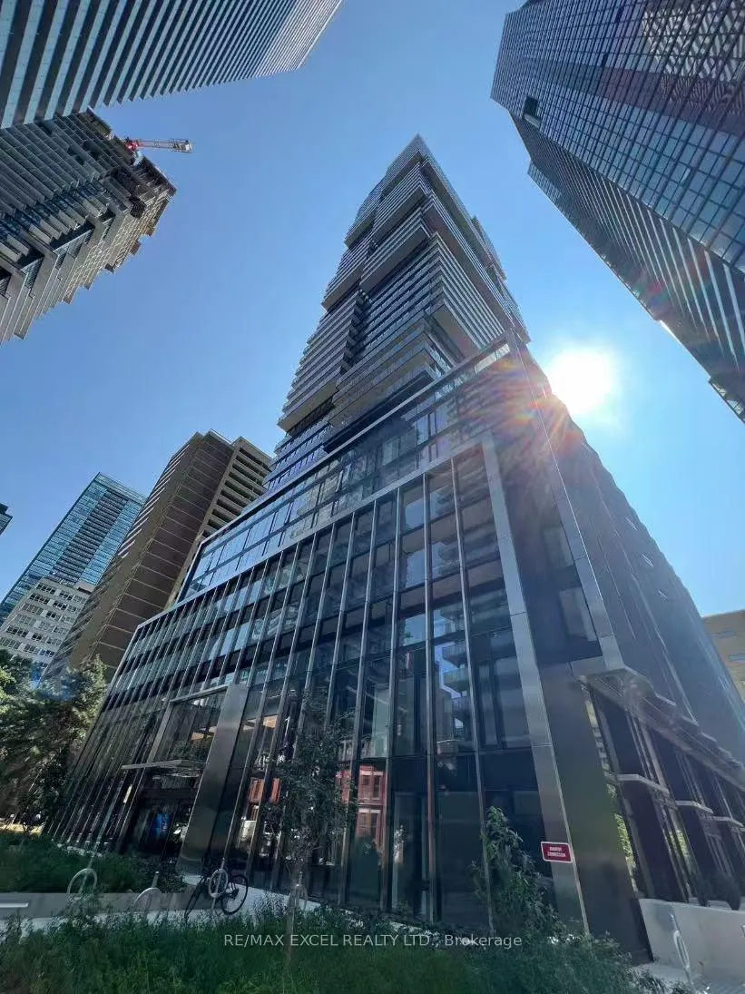 Front of Unit 2803, 55 Charles Street E