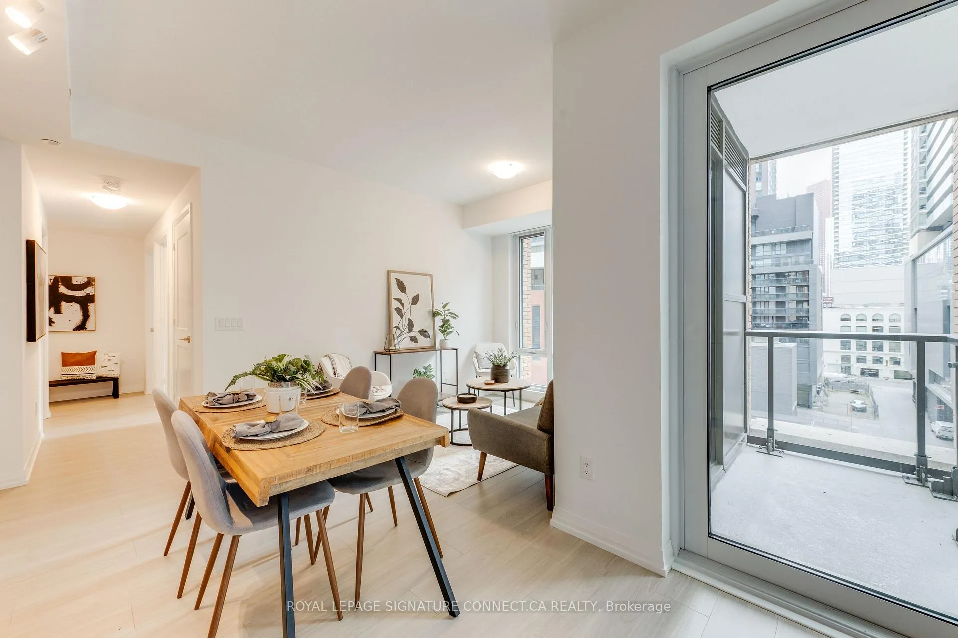 Photo 4 of Unit 609, 8 Widmer Street, Toronto, Waterfront Communities — HOMEH