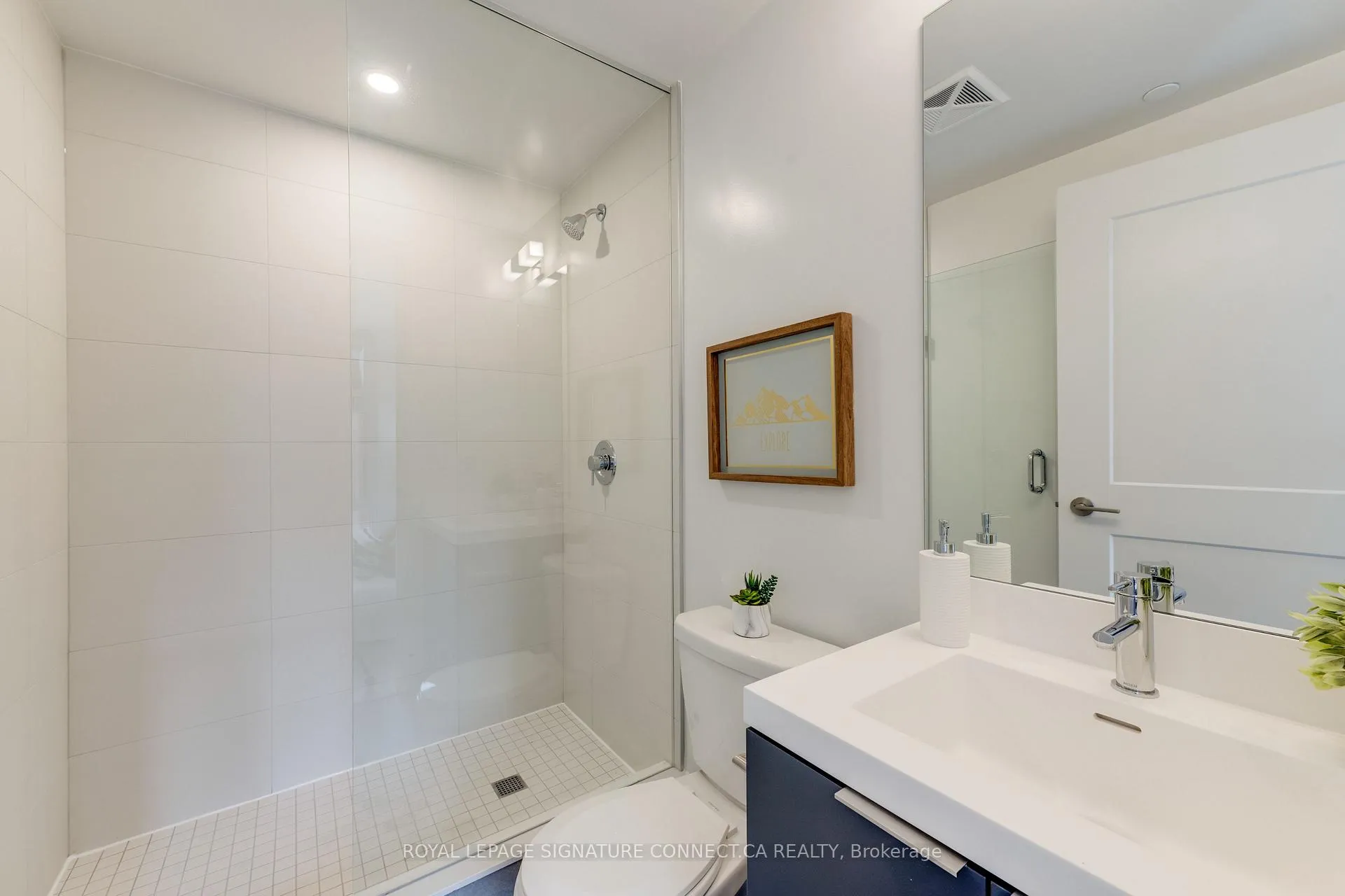 Photo 8 of Unit 609, 8 Widmer Street, Toronto, Waterfront Communities — HOMEH