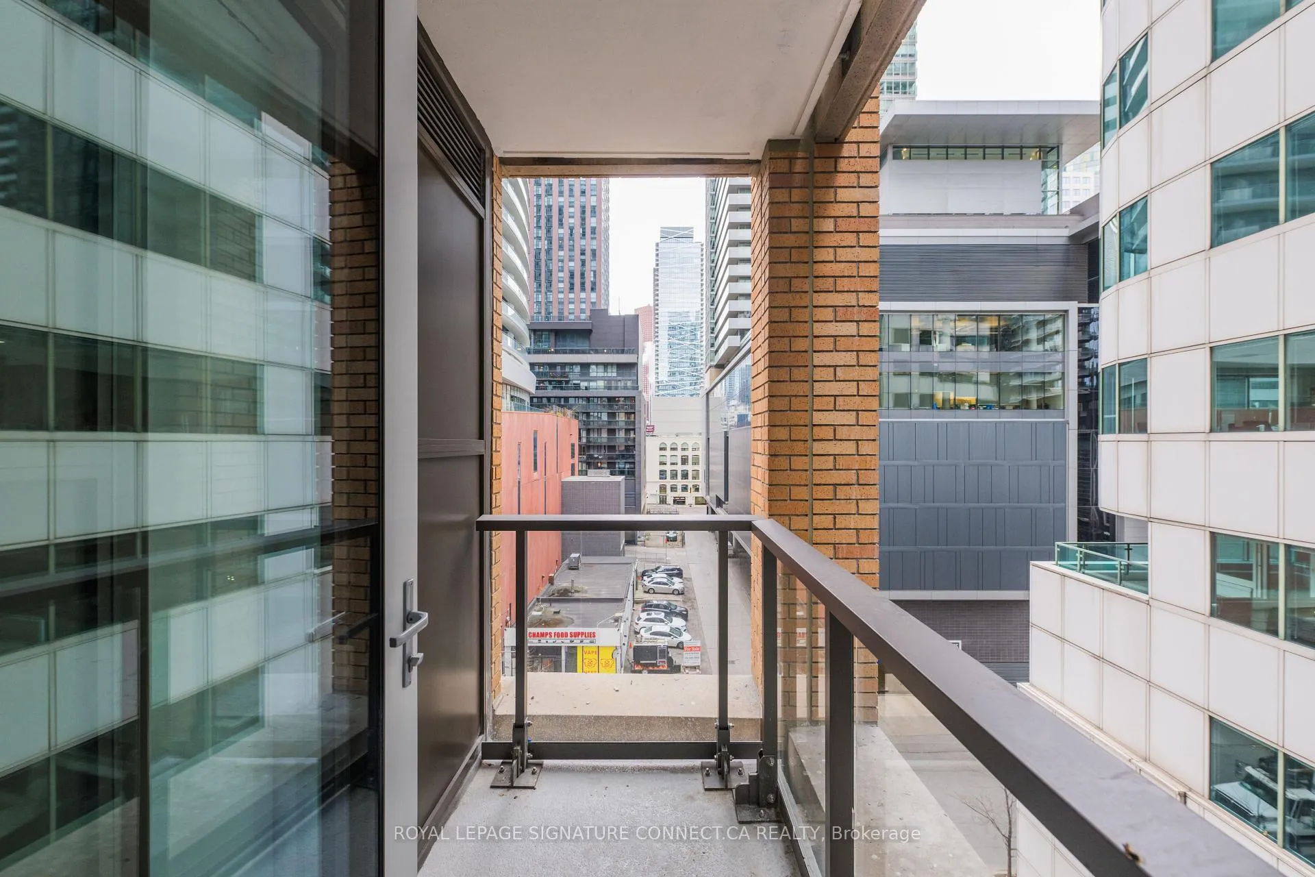 Photo 10 of Unit 609, 8 Widmer Street, Toronto, Waterfront Communities — HOMEH