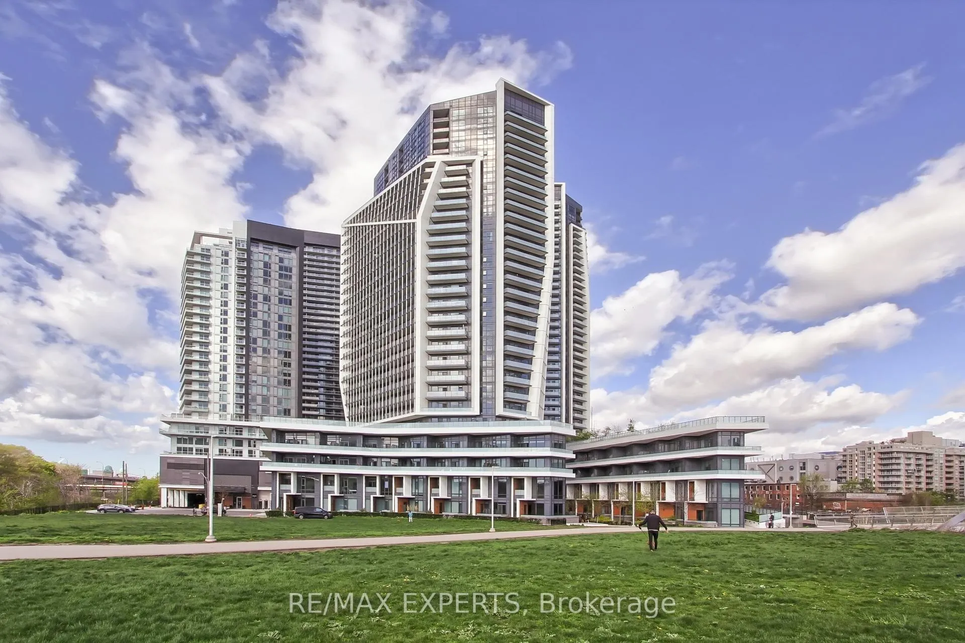 Photo 2 of Unit 611, 30 Ordnance Street, Toronto, Niagara — HOMEH
