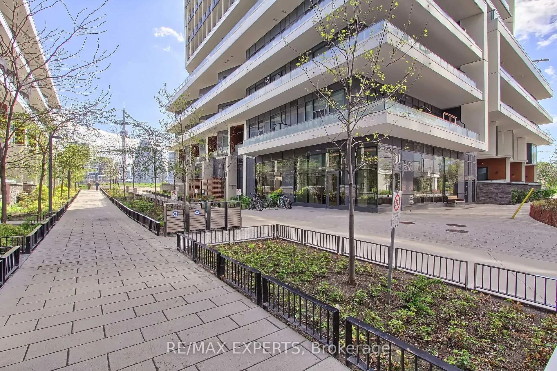 Photo 4 of Unit 611, 30 Ordnance Street, Toronto, Niagara — HOMEH