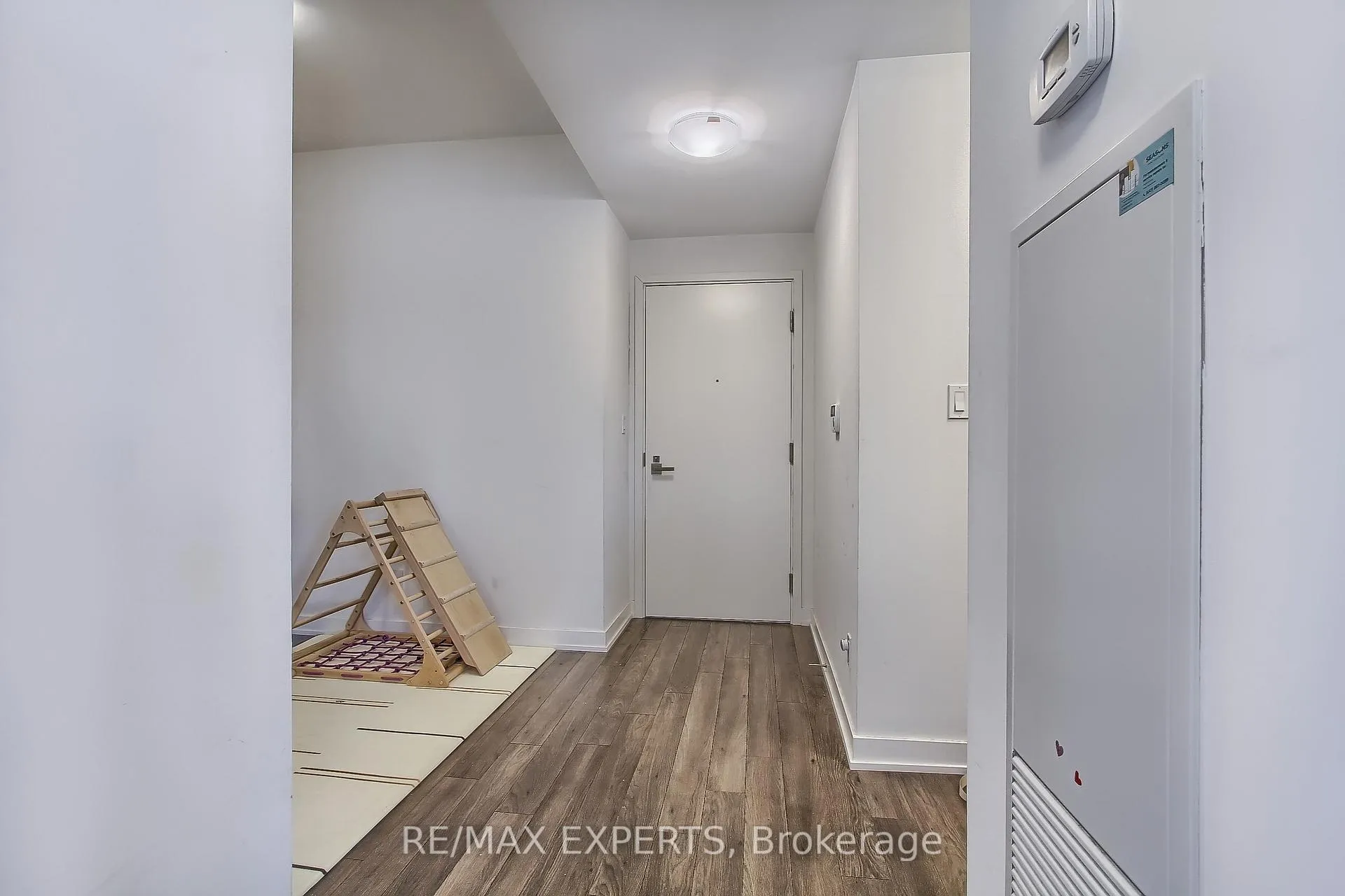 Photo 8 of Unit 611, 30 Ordnance Street, Toronto, Niagara — HOMEH