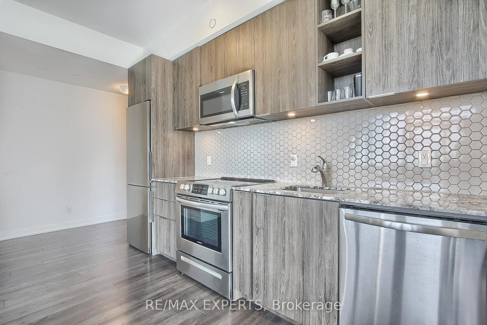 Photo 11 of Unit 611, 30 Ordnance Street, Toronto, Niagara — HOMEH