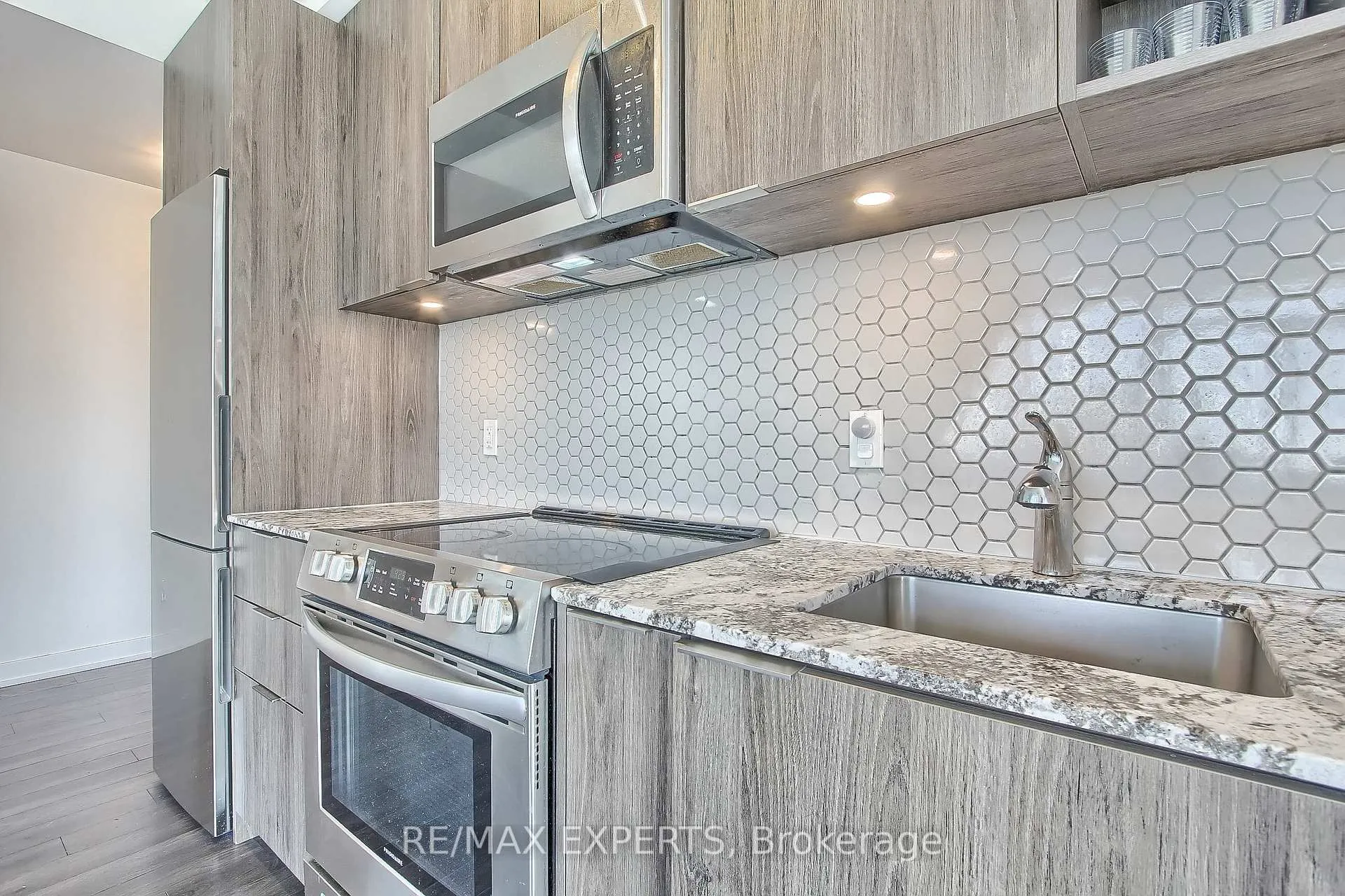 Photo 12 of Unit 611, 30 Ordnance Street, Toronto, Niagara — HOMEH