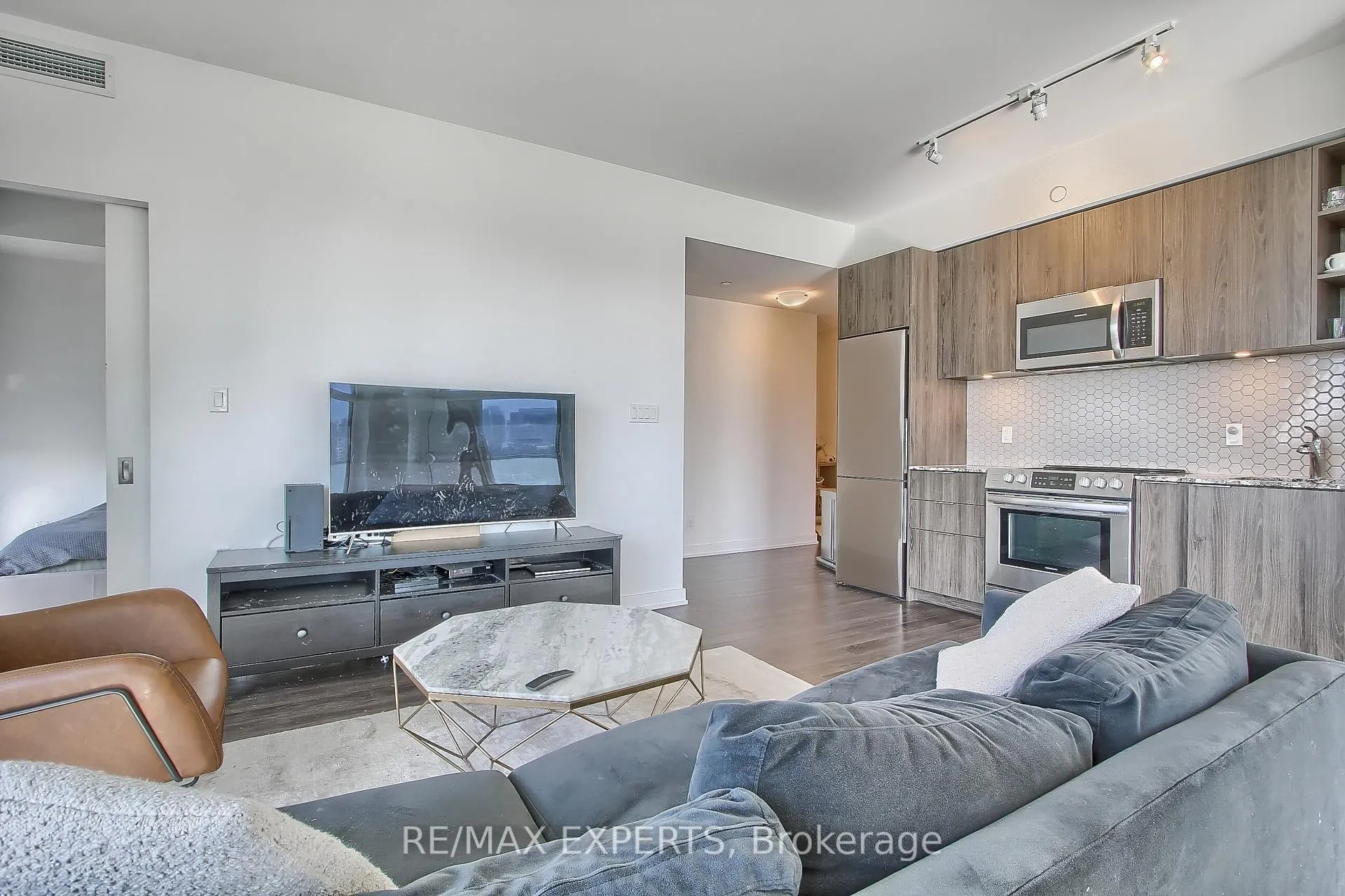 Photo 18 of Unit 611, 30 Ordnance Street, Toronto, Niagara — HOMEH