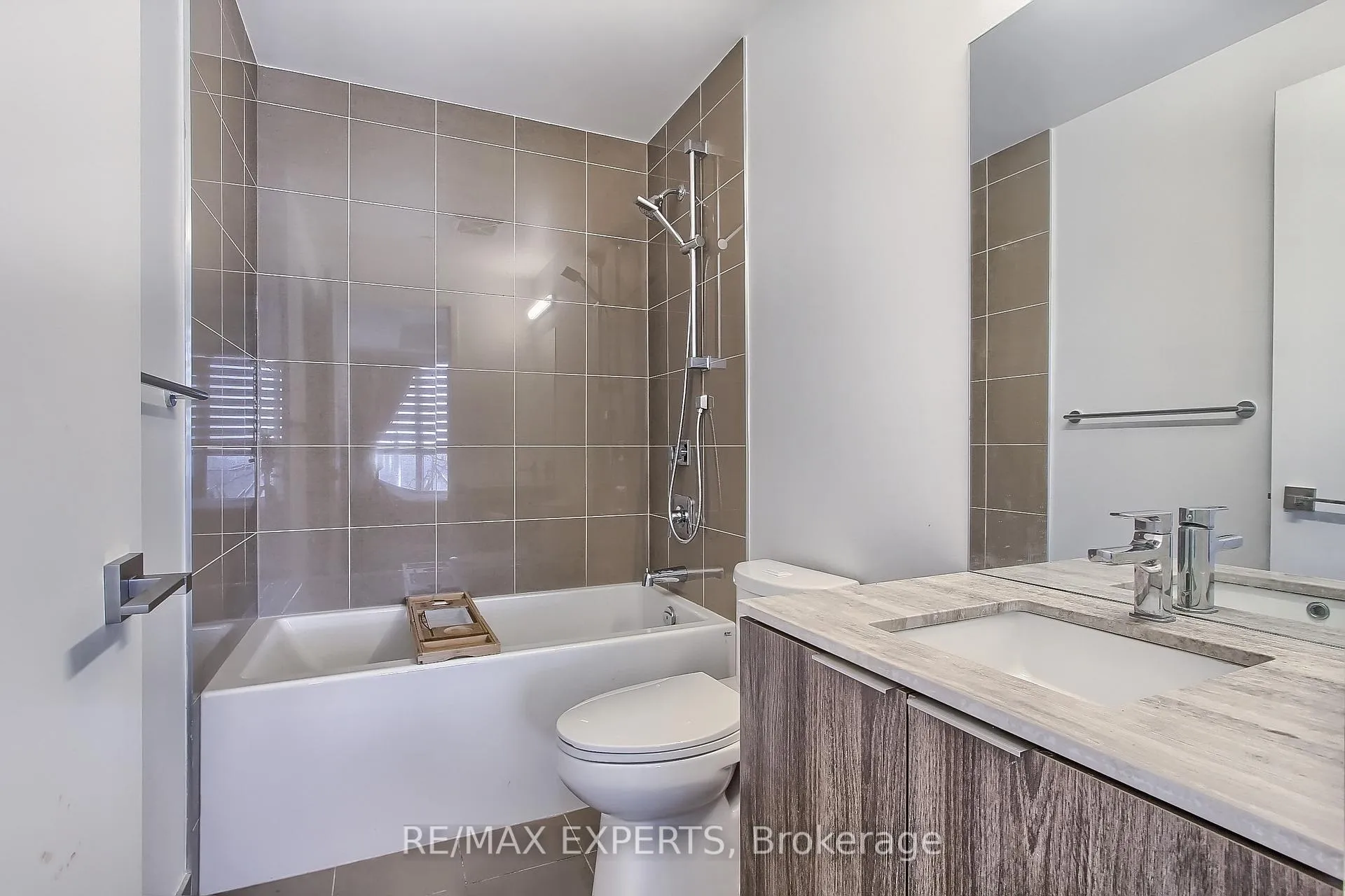 Photo 26 of Unit 611, 30 Ordnance Street, Toronto, Niagara — HOMEH