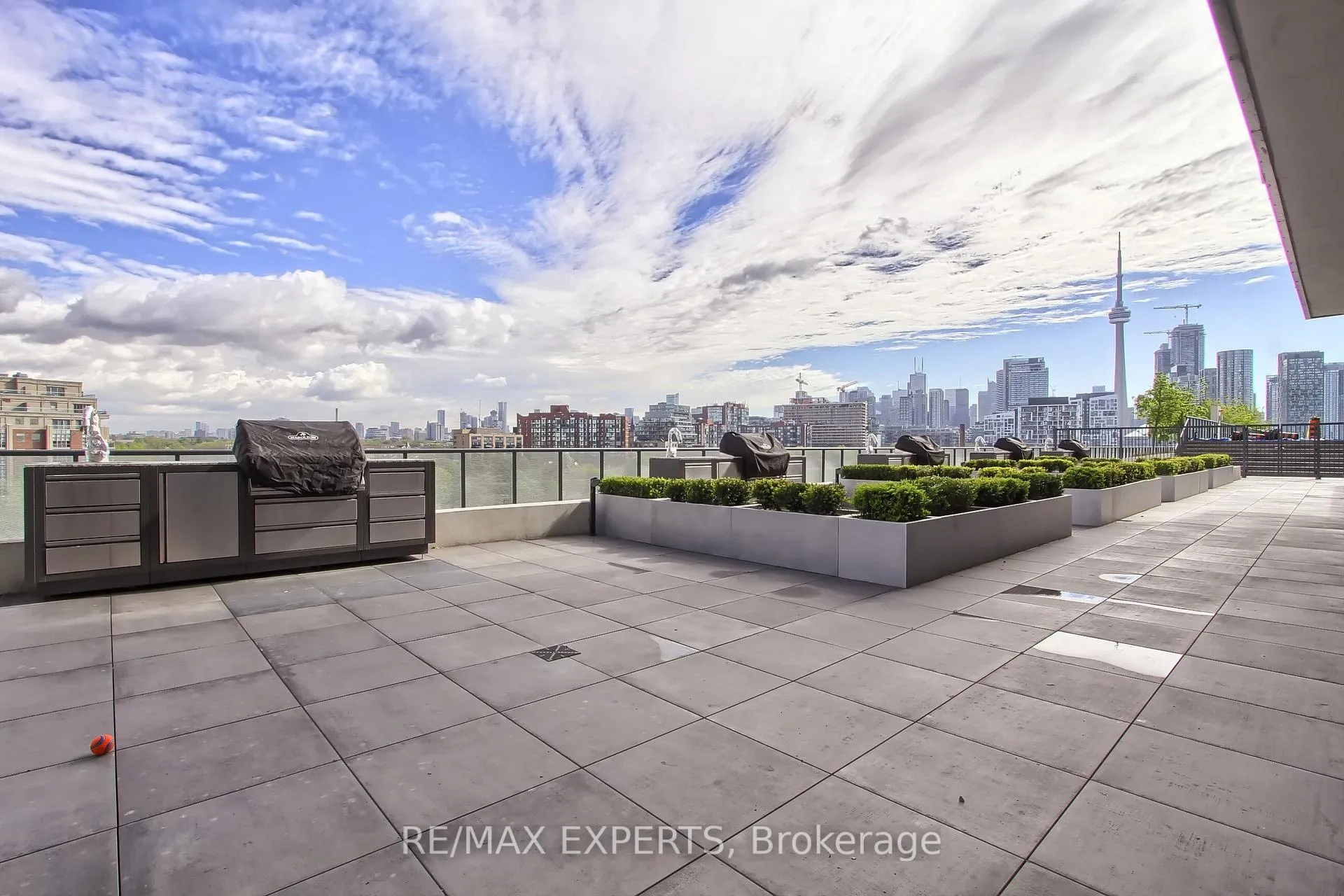 Photo 40 of Unit 611, 30 Ordnance Street, Toronto, Niagara — HOMEH