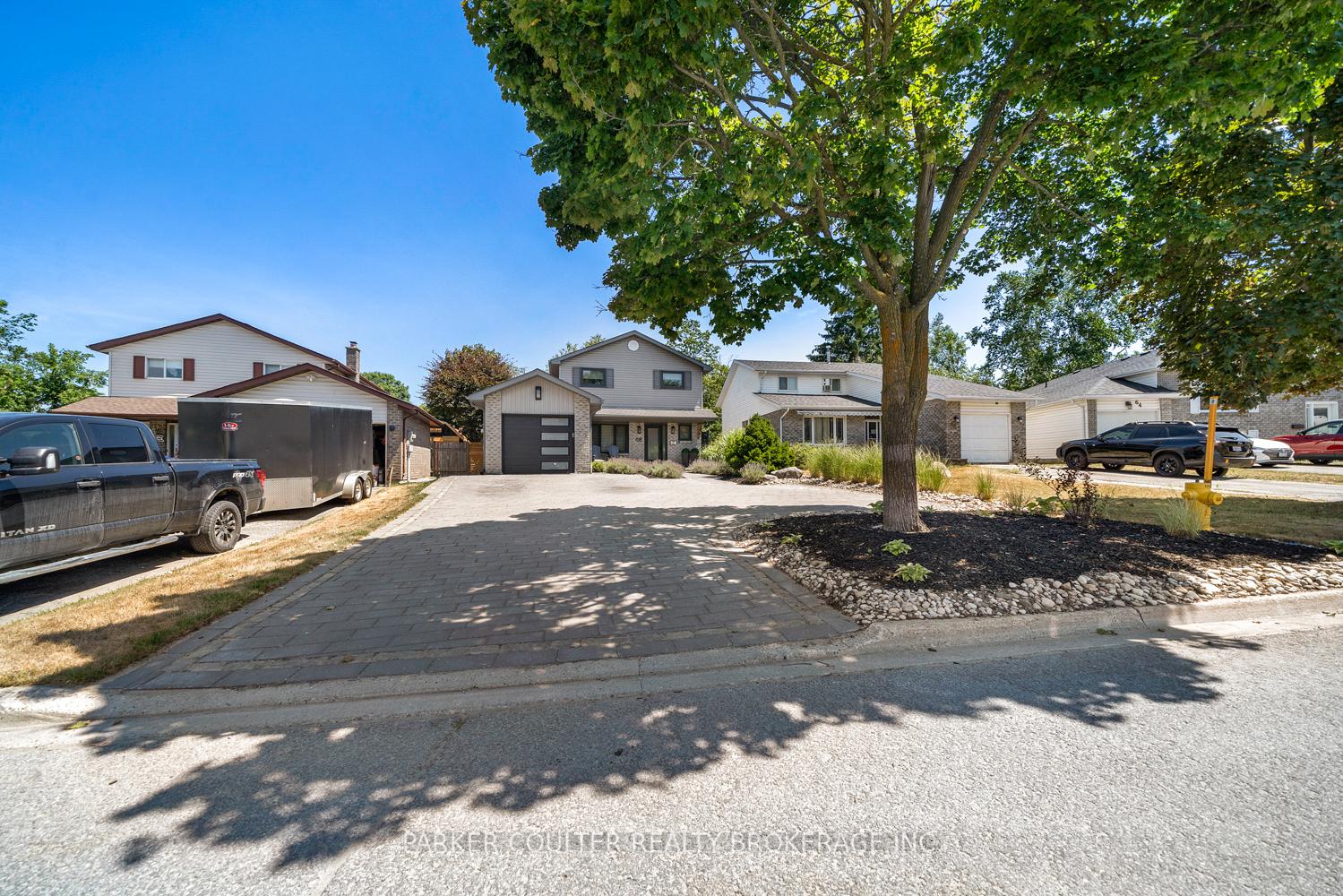 Photo 2 of 68 Mcconkey Place, Barrie, Allandale Heights — HOMEH
