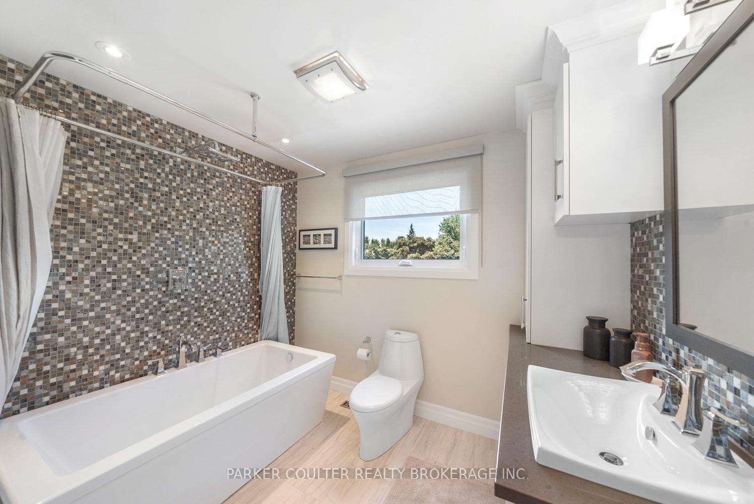 Photo 28 of 68 Mcconkey Place, Barrie, Allandale Heights — HOMEH