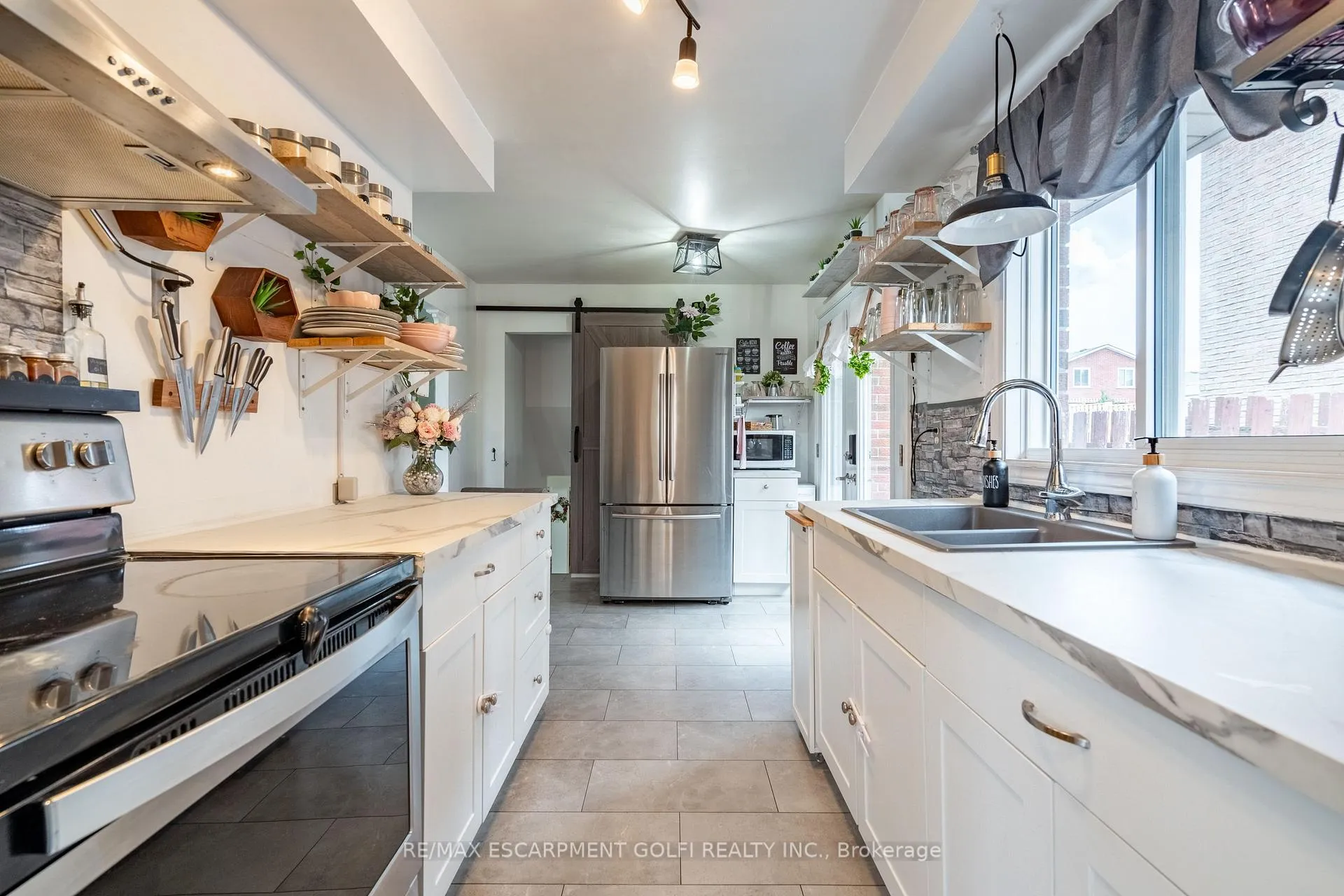 Photo 5 of 51 Leggett Crescent, Hamilton, Lawfield — HOMEH