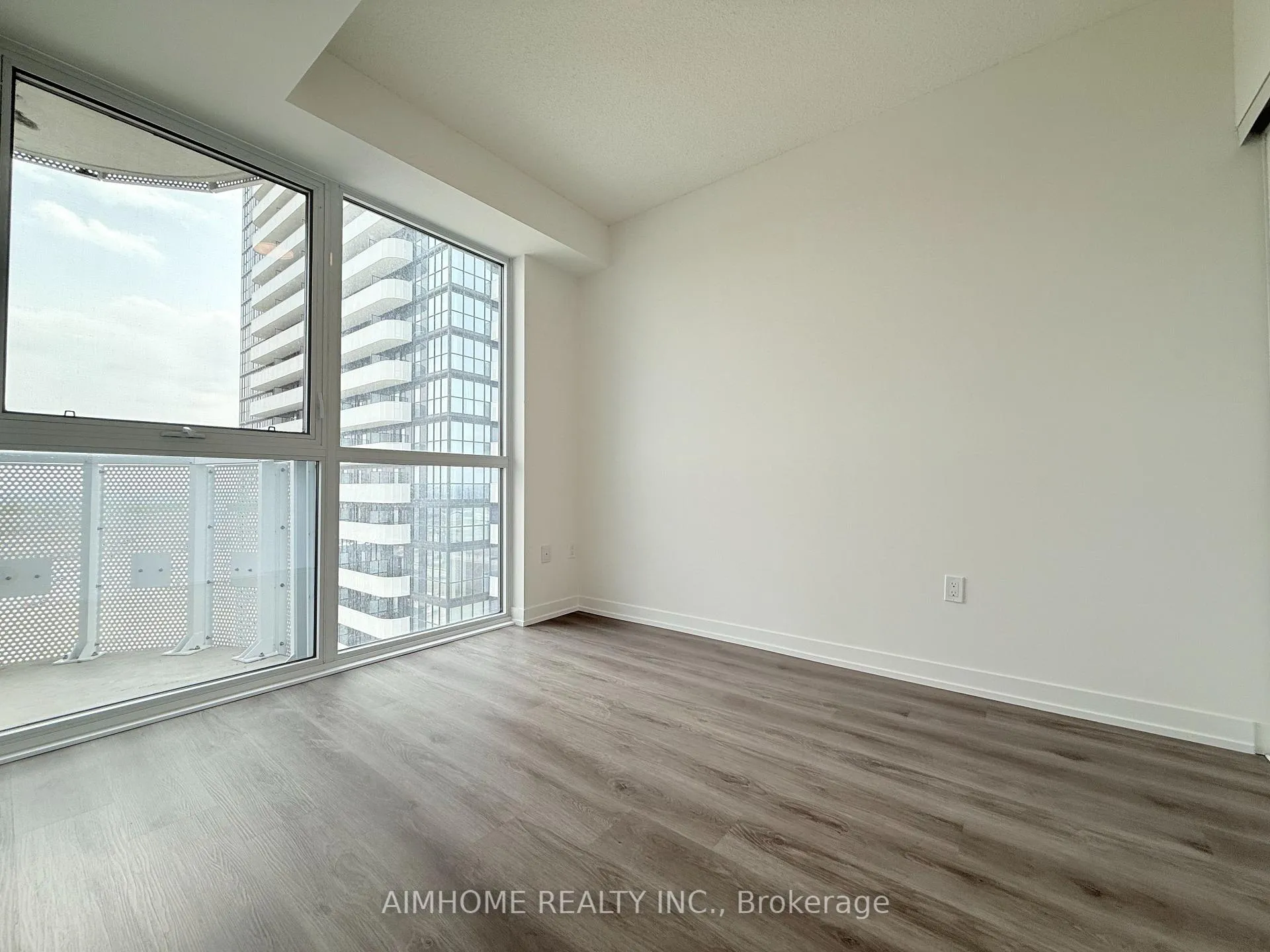 Photo 10 of Unit 2105, 225 Commerce Street, Vaughan, Vaughan Corporate Centre — HOMEH