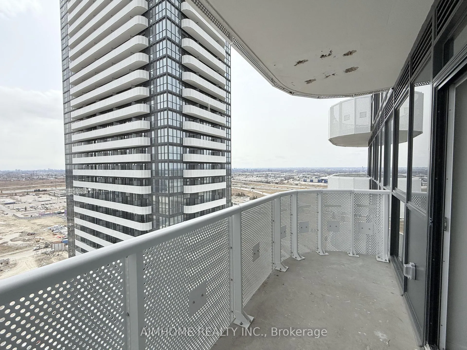 Photo 15 of Unit 2105, 225 Commerce Street, Vaughan, Vaughan Corporate Centre — HOMEH