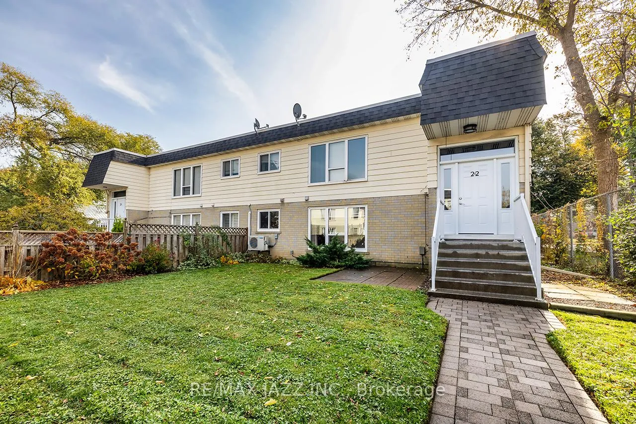 Photo 2 of Unit 2, 540 Mary Street E, Whitby, Downtown Whitby — HOMEH