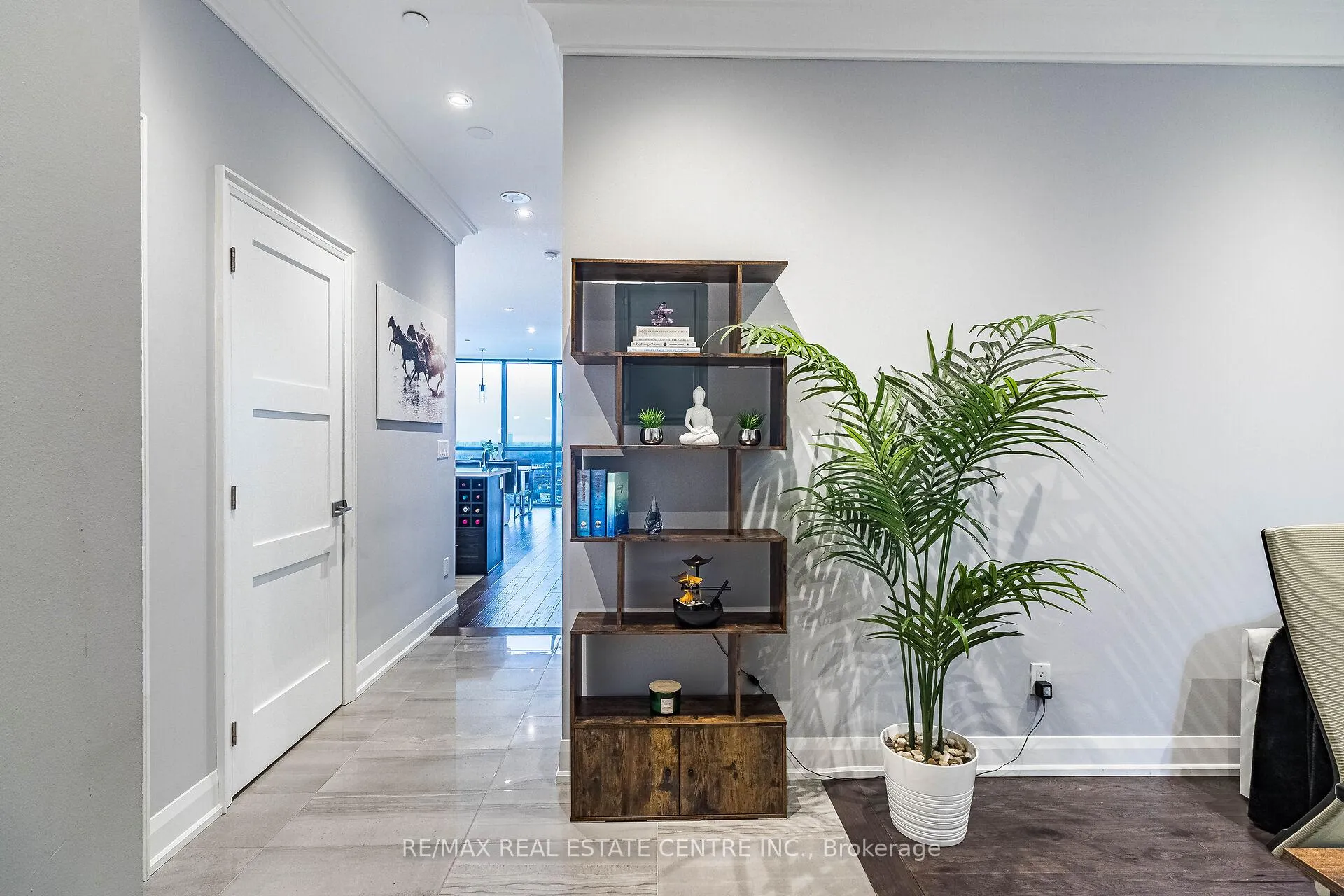 Photo 4 of Unit 2002, 2900 Hwy 7 Road, Vaughan, Concord — HOMEH