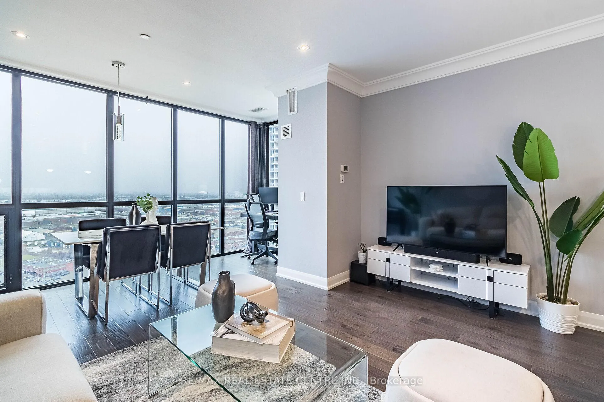 Photo 11 of Unit 2002, 2900 Hwy 7 Road, Vaughan, Concord — HOMEH