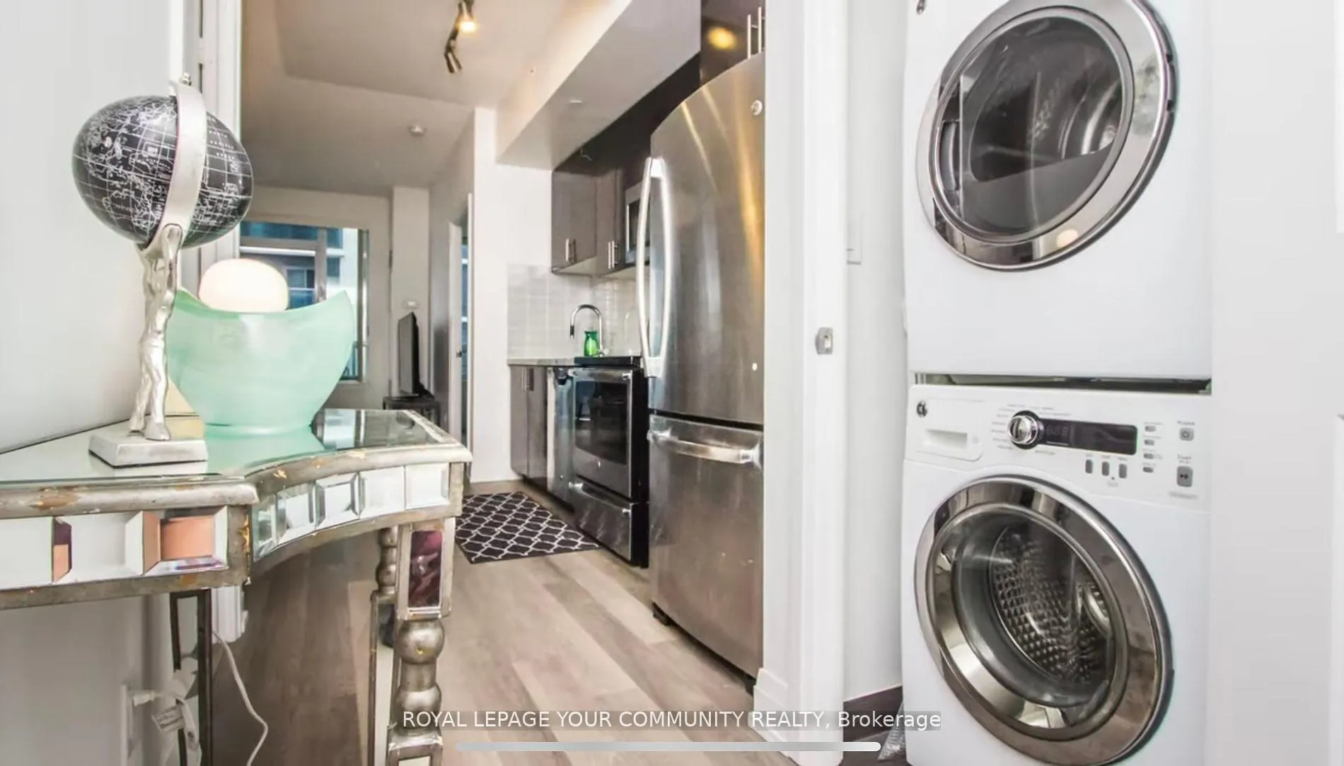 Photo 3 of Unit 1605, 7165 Yonge Street, Markham, Thornhill — HOMEH