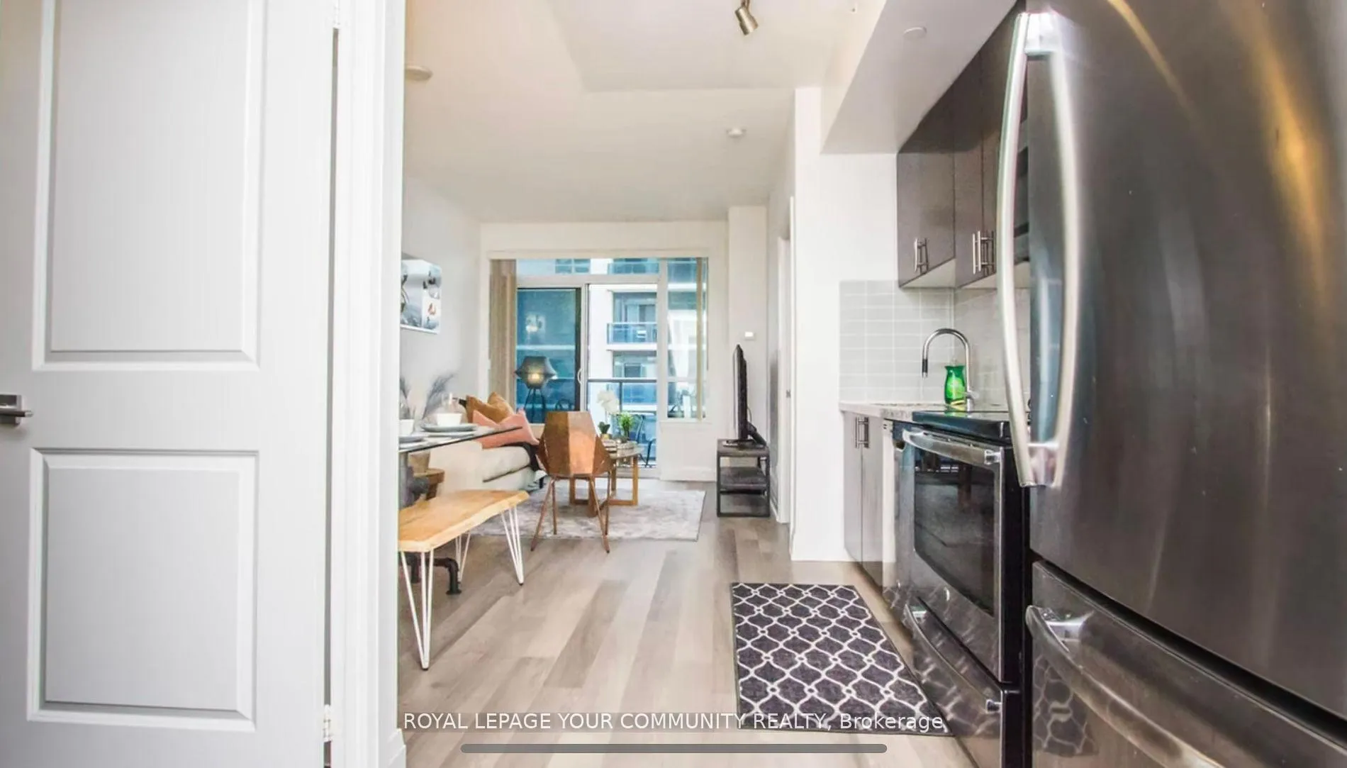 Photo 4 of Unit 1605, 7165 Yonge Street, Markham, Thornhill — HOMEH