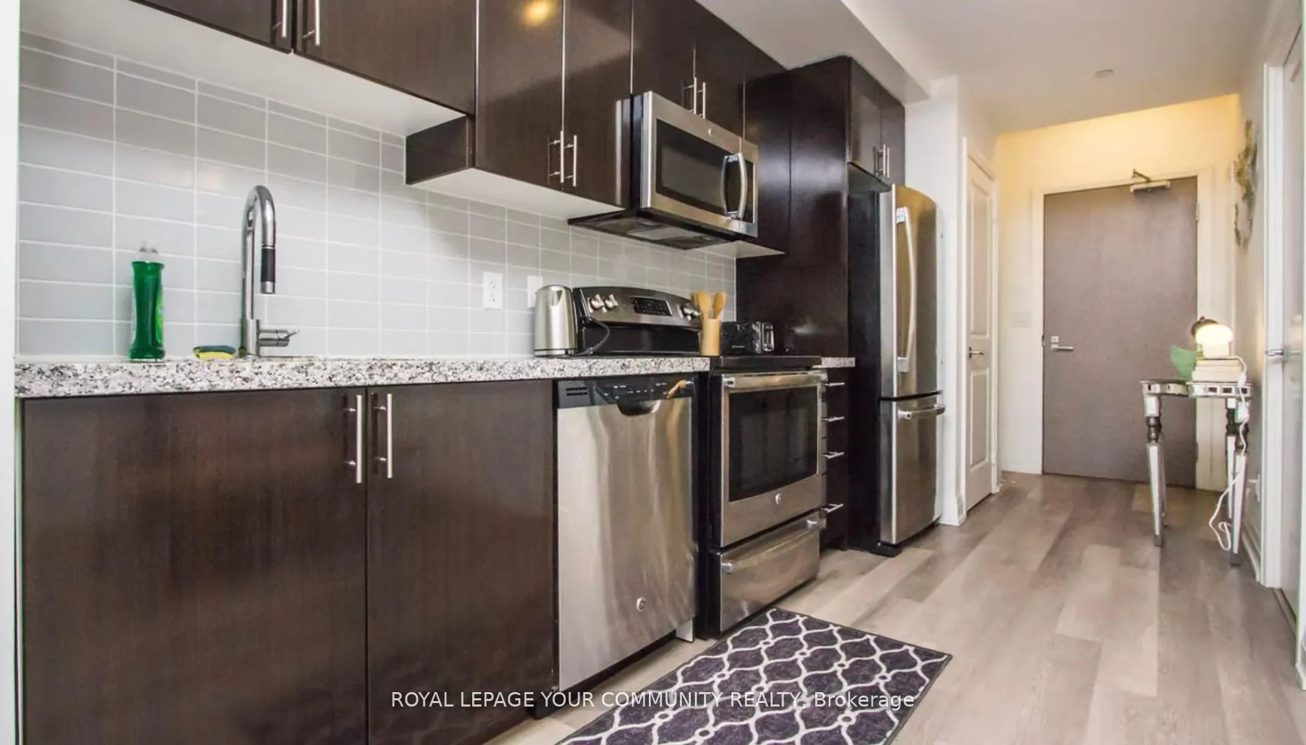 Photo 7 of Unit 1605, 7165 Yonge Street, Markham, Thornhill — HOMEH