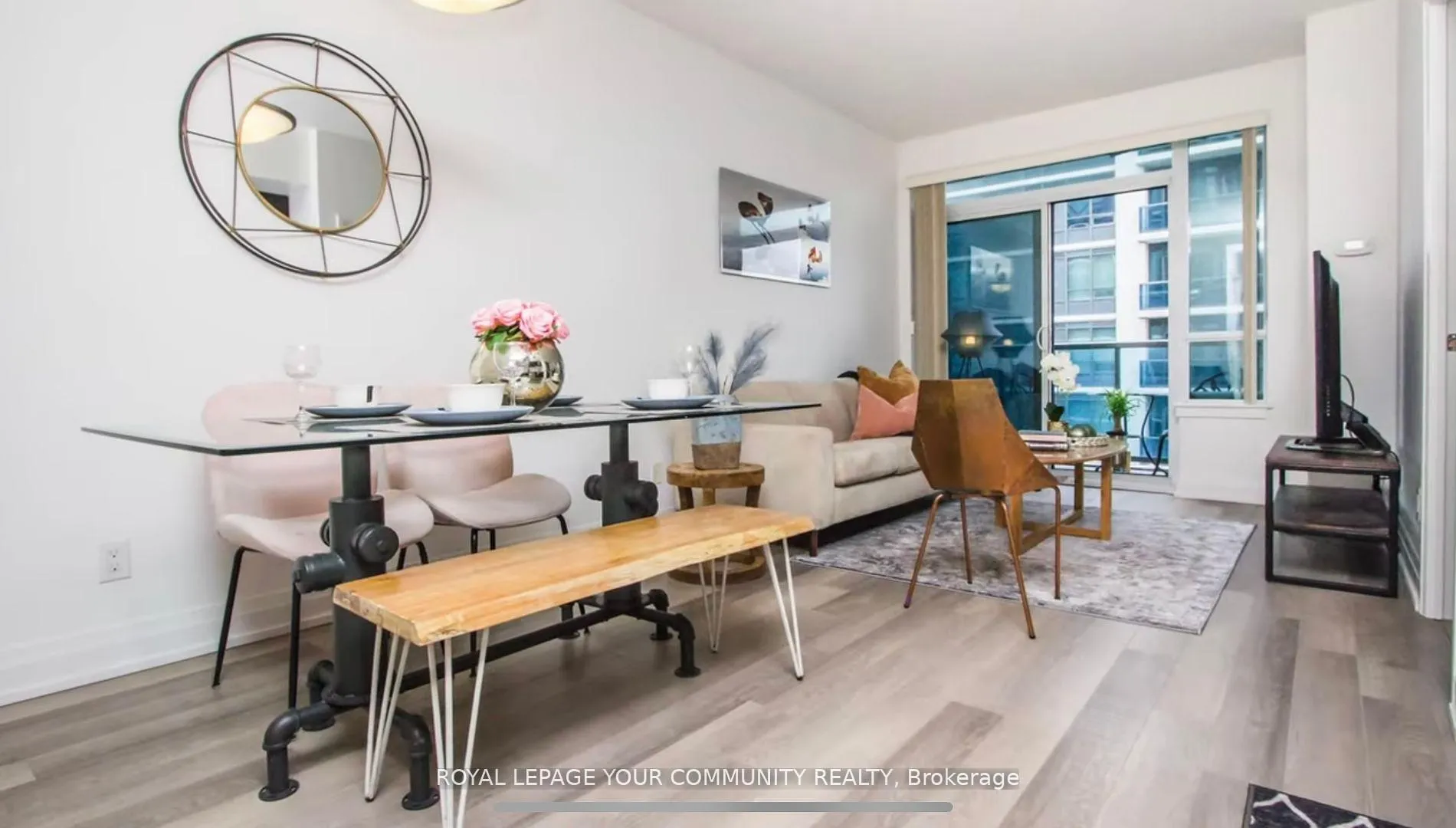 Photo 8 of Unit 1605, 7165 Yonge Street, Markham, Thornhill — HOMEH