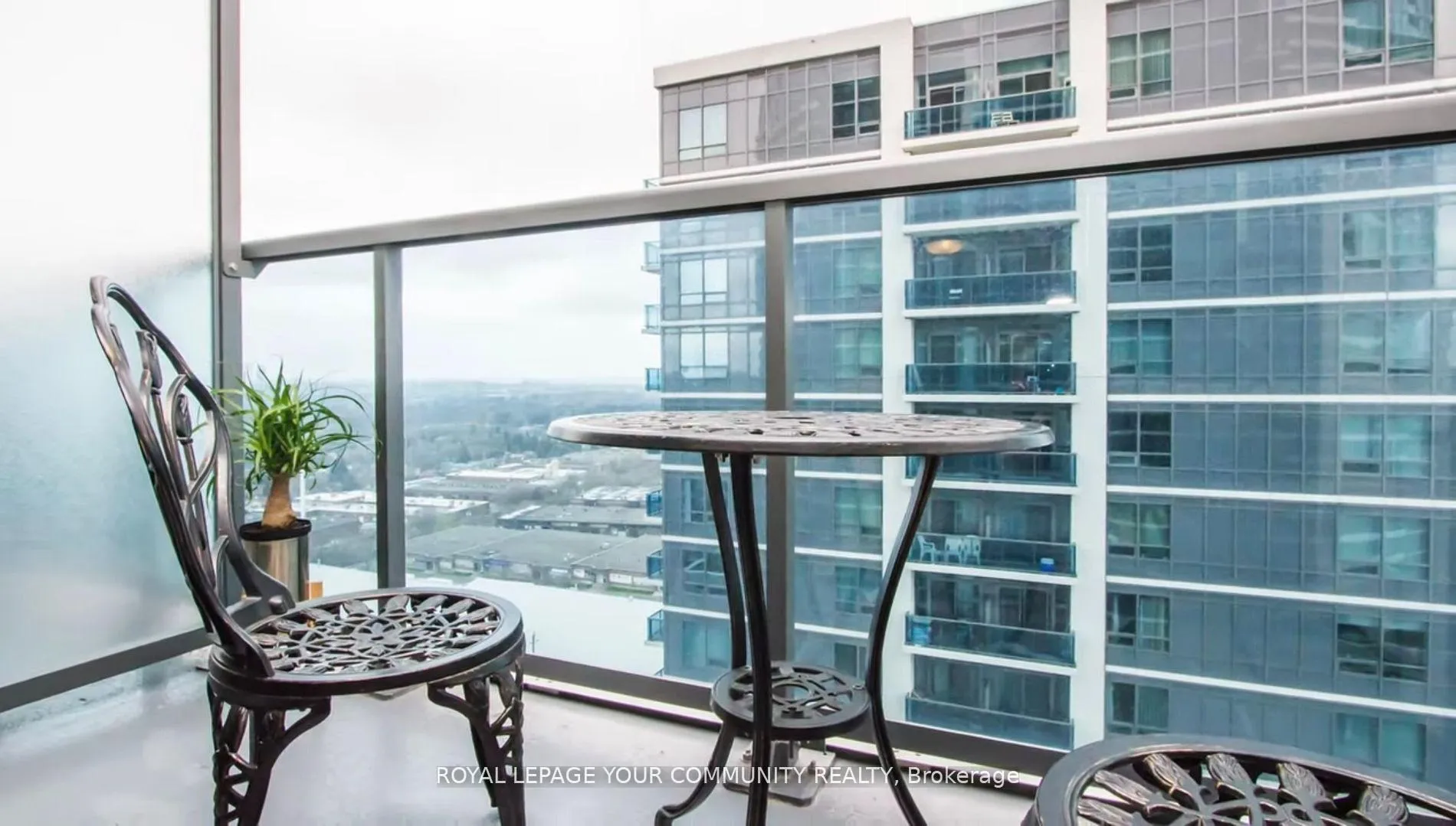 Photo 17 of Unit 1605, 7165 Yonge Street, Markham, Thornhill — HOMEH