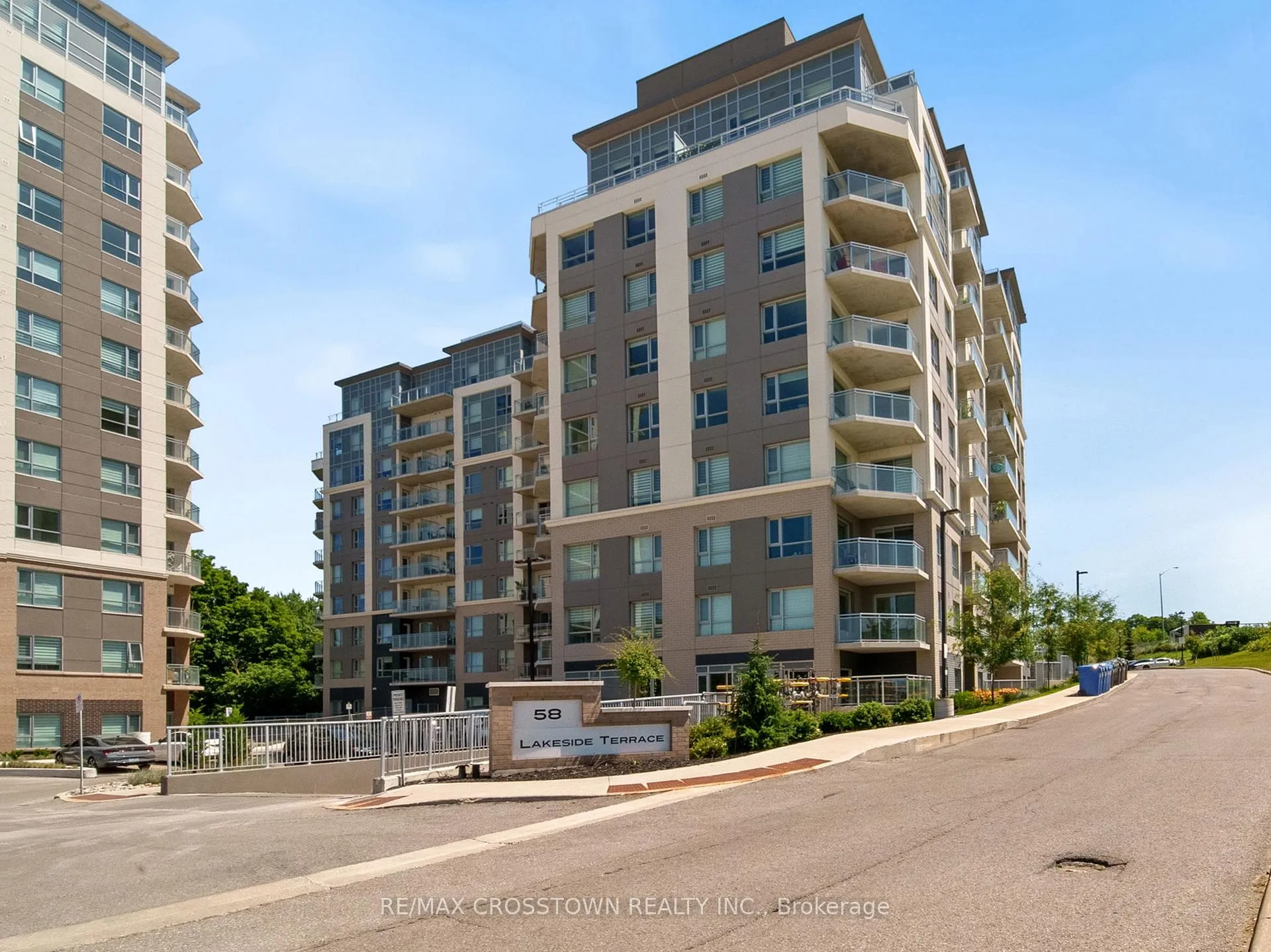 Photo 1 of Unit 702, 58 Lakeside Terrace, Barrie, Little Lake — HOMEH