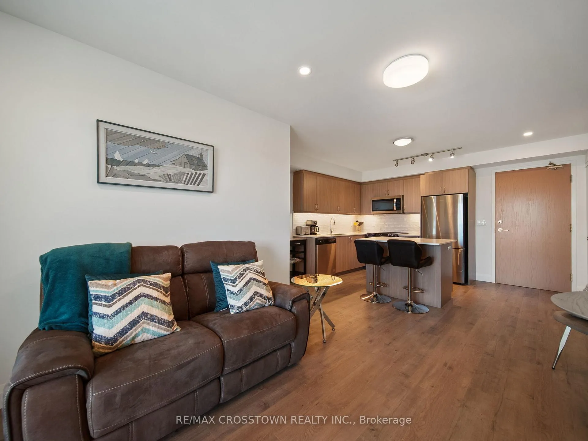 Photo 15 of Unit 702, 58 Lakeside Terrace, Barrie, Little Lake — HOMEH