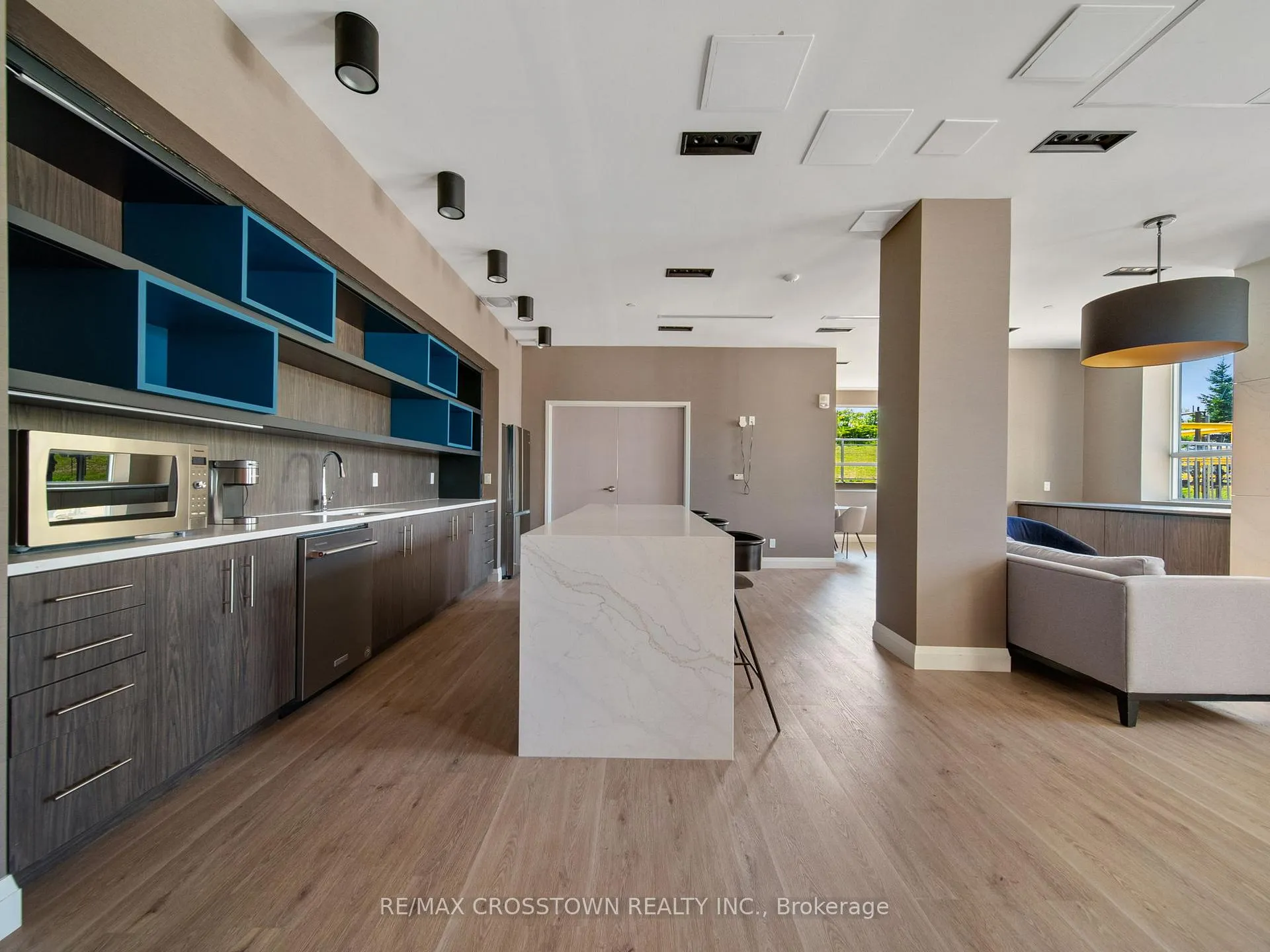 Photo 37 of Unit 702, 58 Lakeside Terrace, Barrie, Little Lake — HOMEH