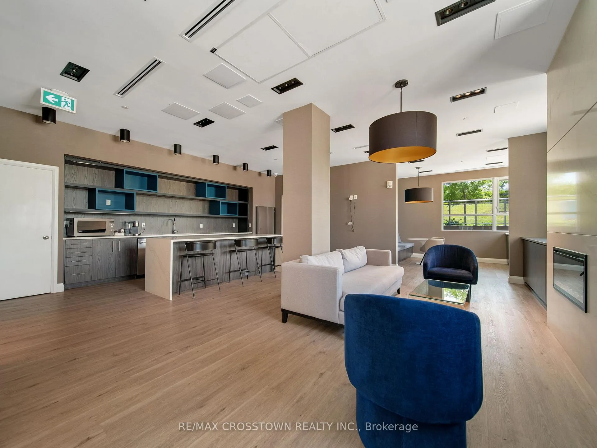 Photo 38 of Unit 702, 58 Lakeside Terrace, Barrie, Little Lake — HOMEH
