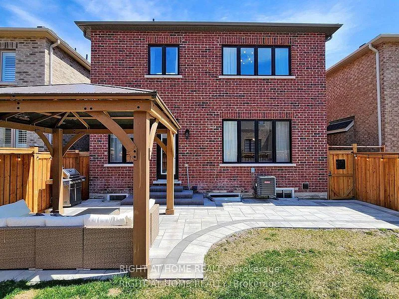 Photo 38 of 43 Walter Clifford Nesb Drive, Whitby, Rural Whitby — HOMEH