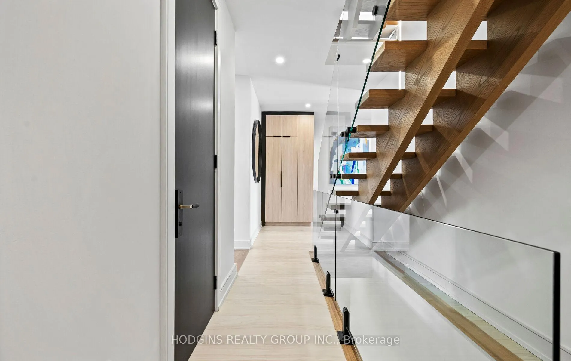 Photo 3 of 855 Tenth Street, Mississauga, Lakeview — HOMEH